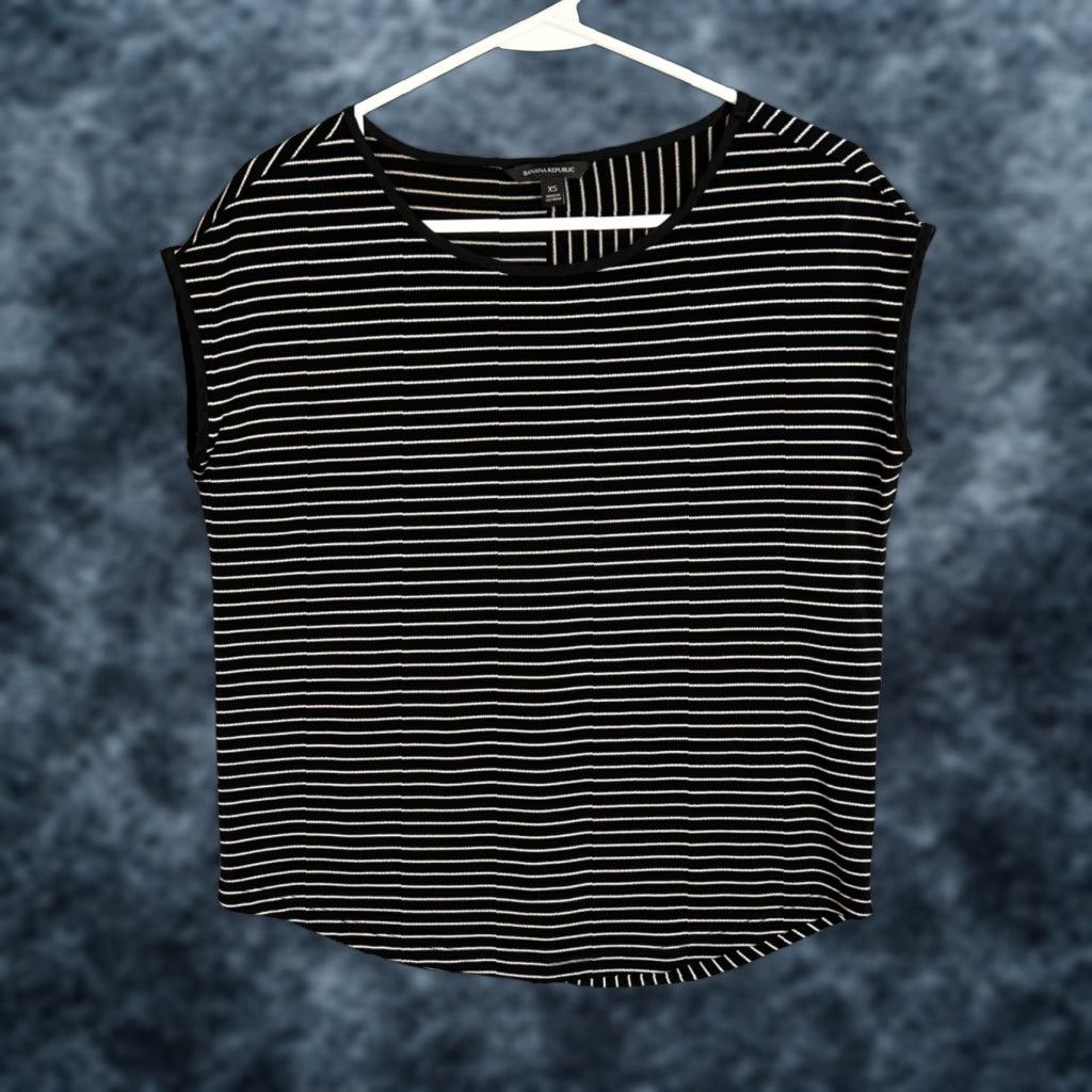 Banana Republic Banana Republic Womens XS Black & White Striped Cap Sleeve Top Polyester Blend Size XS / US 0-2 / IT 36-38 - 1 Thumbnail