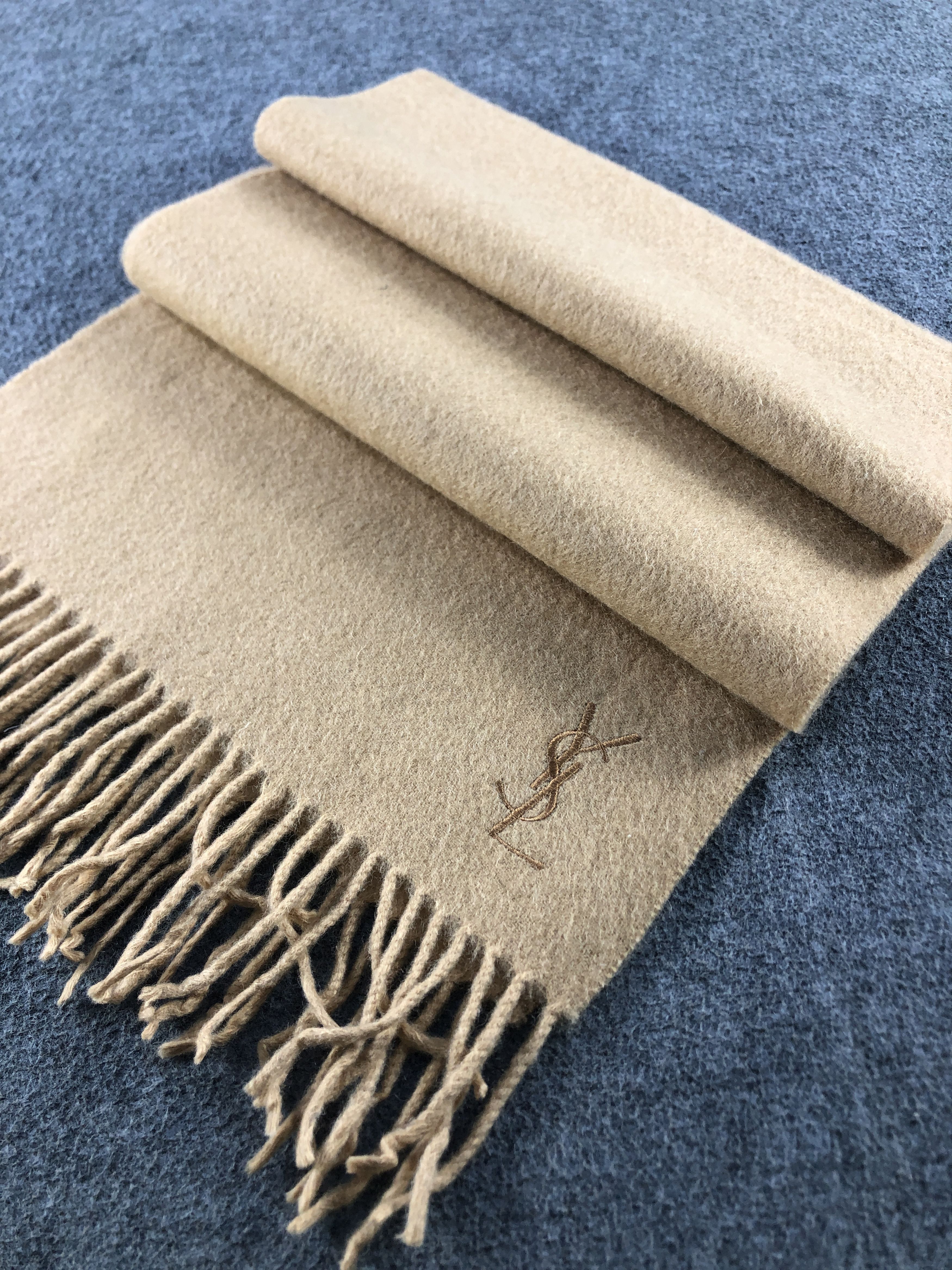 Yves Saint Laurent Yves Saint Laurent Scarf / Muffler / Neckwear P926 Size ONE SIZE - 5 Thumbnail