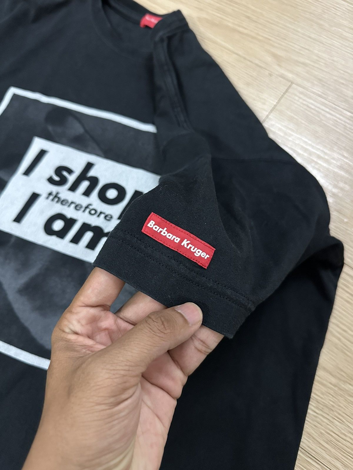 Barbara Kruger × Uniqlo Vintage Barbara Kruger I Shop Therefore I Am Tee Size US L / EU 52-54 / 3 - 4 Thumbnail