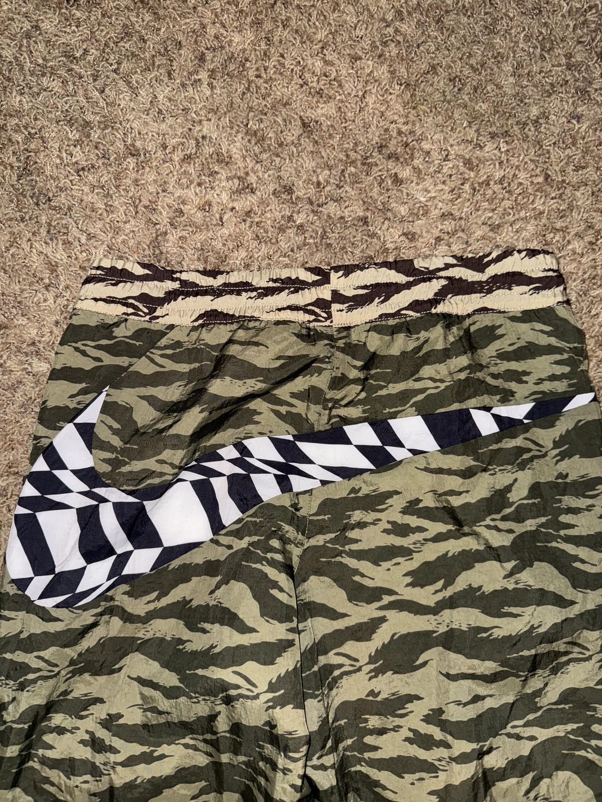 Nike Nike Swoosh Men’s Woven Camo Amplified Swoosh Pants Size US 30 / EU 46 - 10 Thumbnail