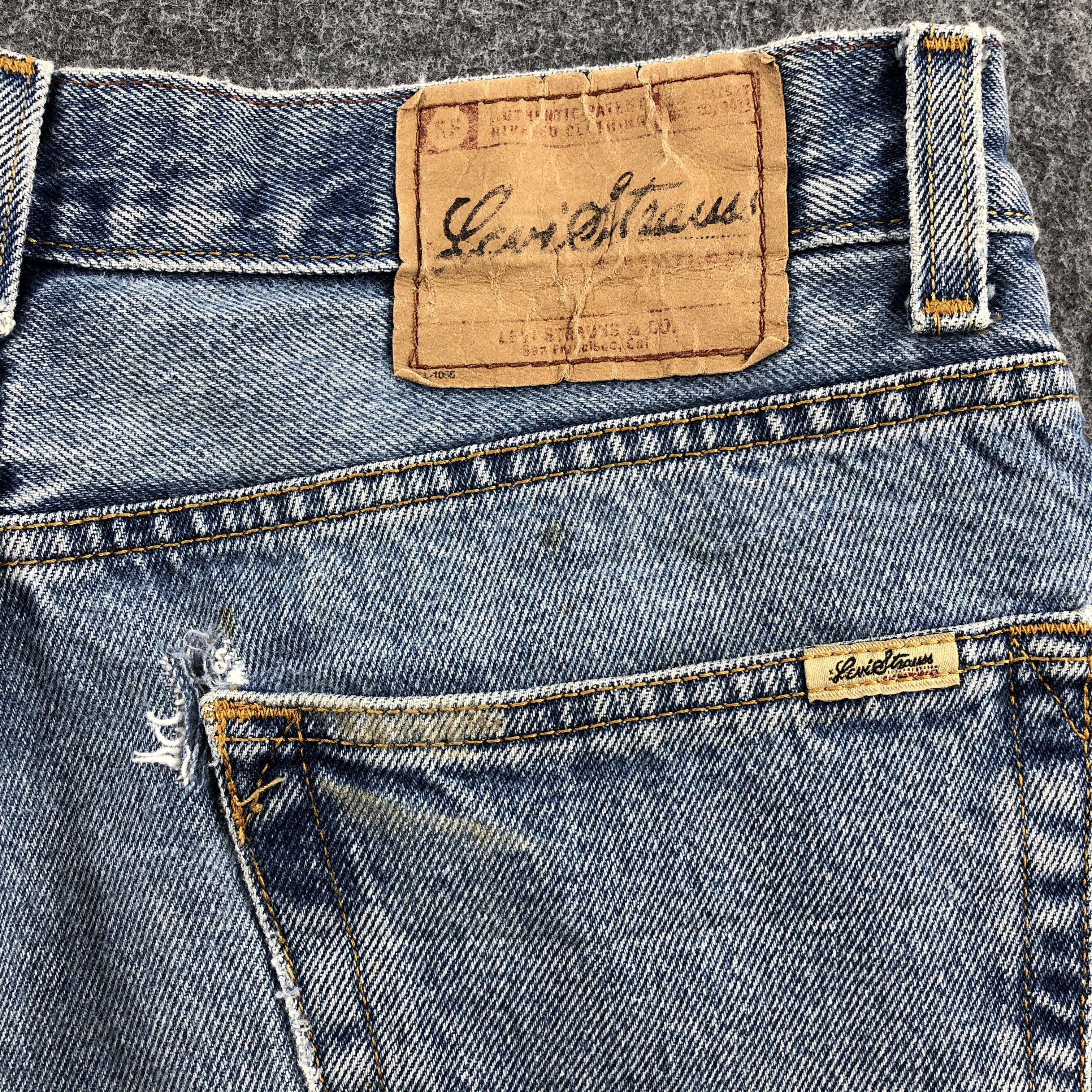 Levi's Vintage Levis Jeans Faded Blue Distressed Denim KJ428 Size US 33 - 5 Thumbnail