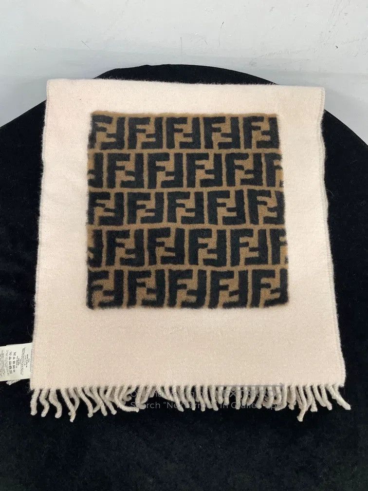 Fendi Fendi size 38*215cm Cashmere Wool Scarf Size ONE SIZE - 4 Thumbnail