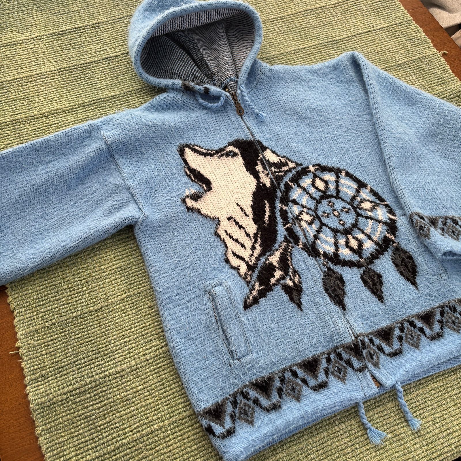 Vintage Vintage Fuzzy Knit Native American Wolf Hoodie Sweater Sz M Size M / US 6-8 / IT 42-44 - 6 Thumbnail