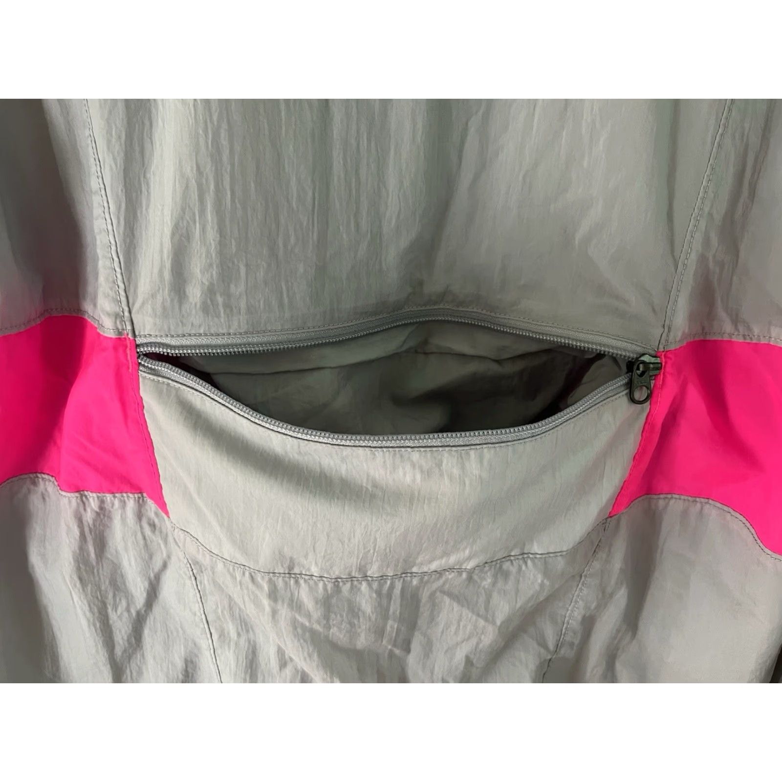Nike VINTAGE Nike Anorak Jacket Mens Small 1/2 Zip Neon Pink Trim Gray Light 2018 EUC Size US S / EU 44-46 / 1 - 5 Thumbnail