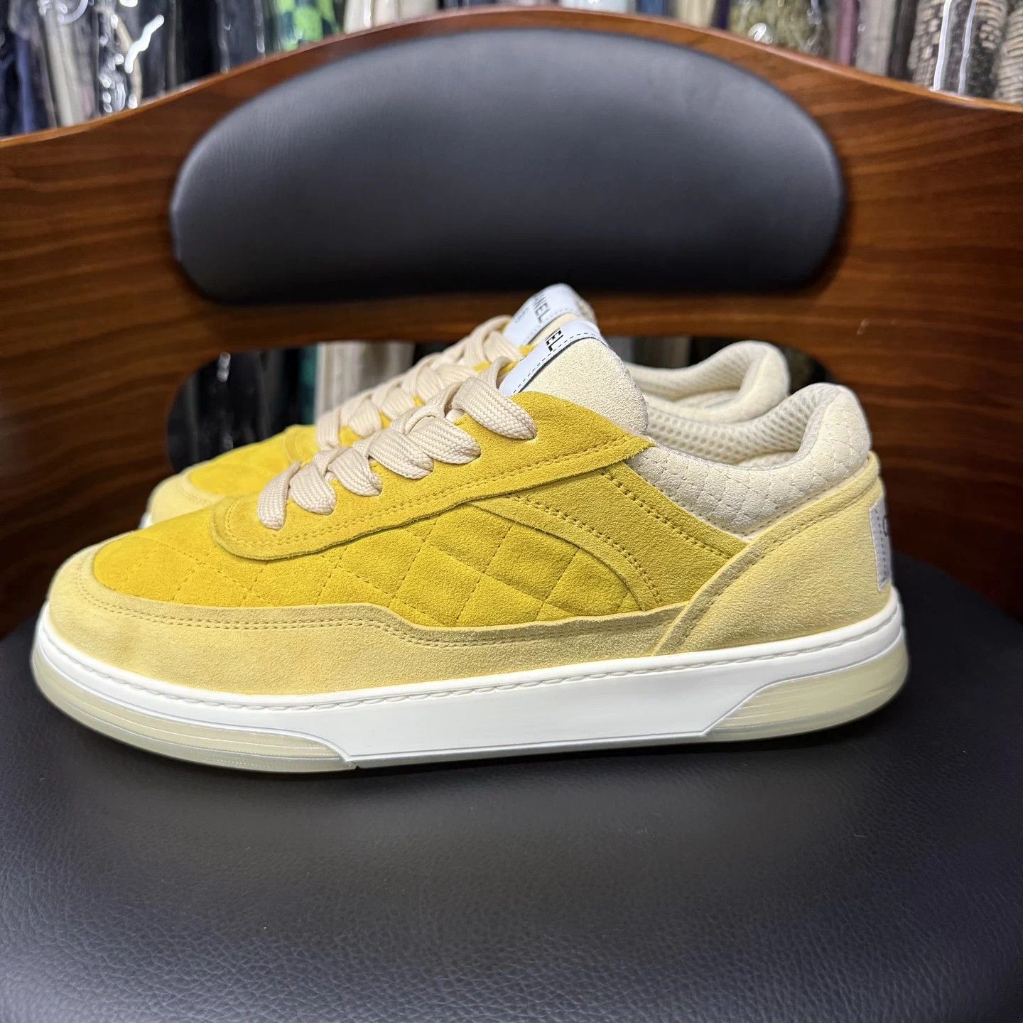 Chanel Chanel Quilted Yellow Suede Kicks Wmns 38 Mint Size US 7 / IT 37 - 6 Thumbnail