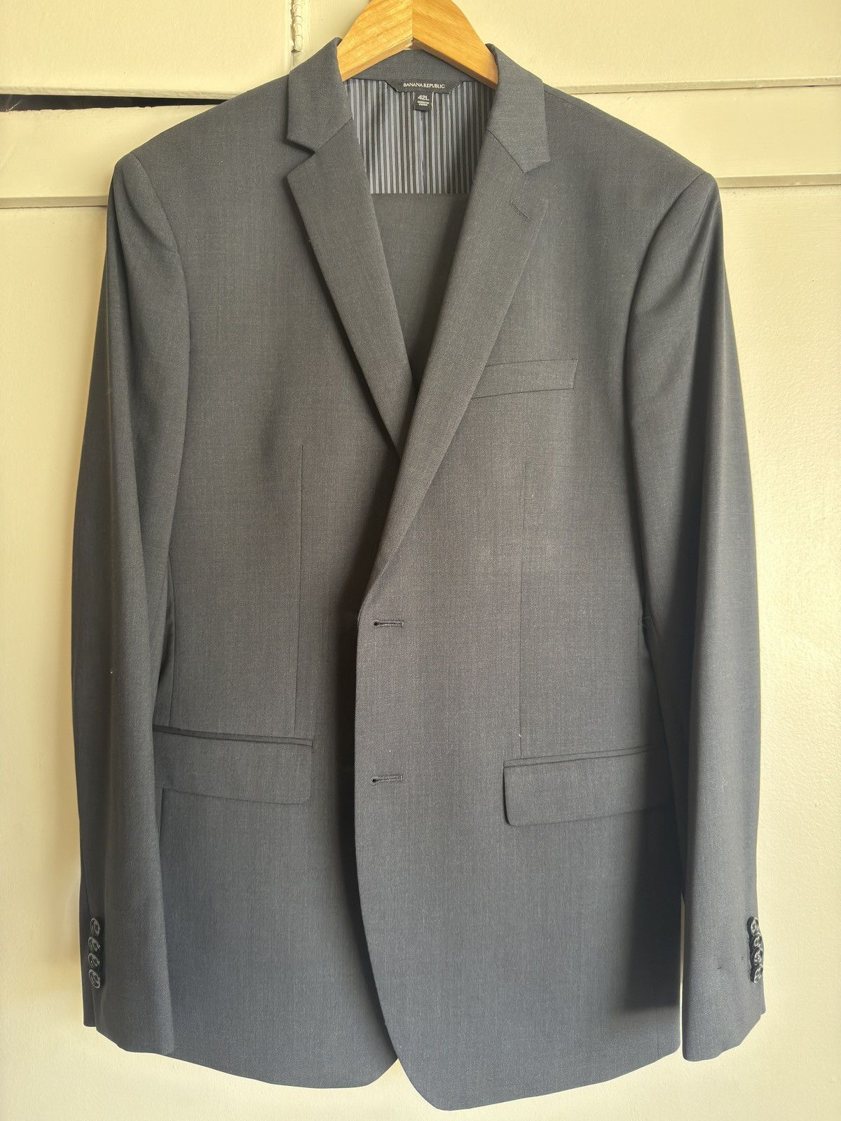 Banana Republic Banana Republic Charcoal Slim Fit Wool Suit Size 42L - 1 Thumbnail