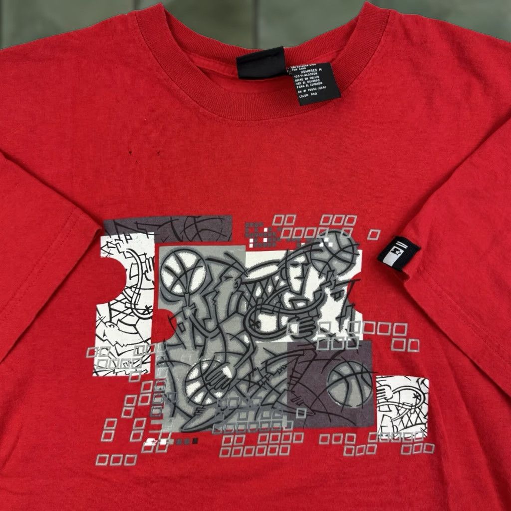 Starter VINTAGE Starter Basketball T Shirt Adult Medium Red 90s Y2K Graphic Mens Size US M / EU 48-50 / 2 - 1 Thumbnail