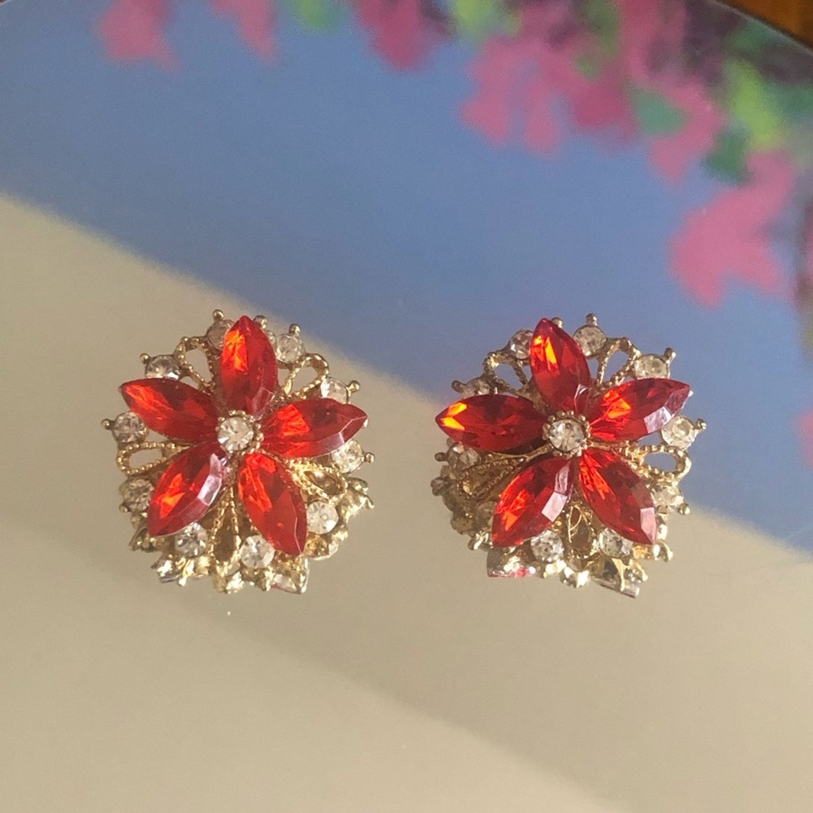 Vintage Vintage tomato red marquis cluster clip on earrings Size ONE SIZE - 2 Thumbnail