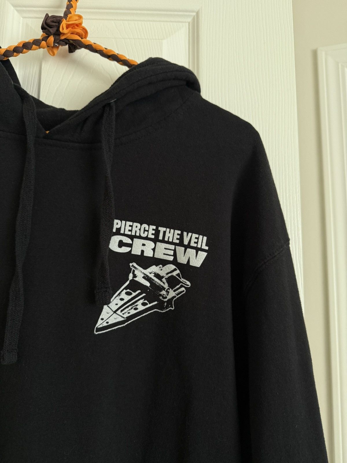 Other Pierce the Veil 2023 The Jaws of Life Tour Crew Hoodie Size L / US 10 / IT 46 - 1 Thumbnail