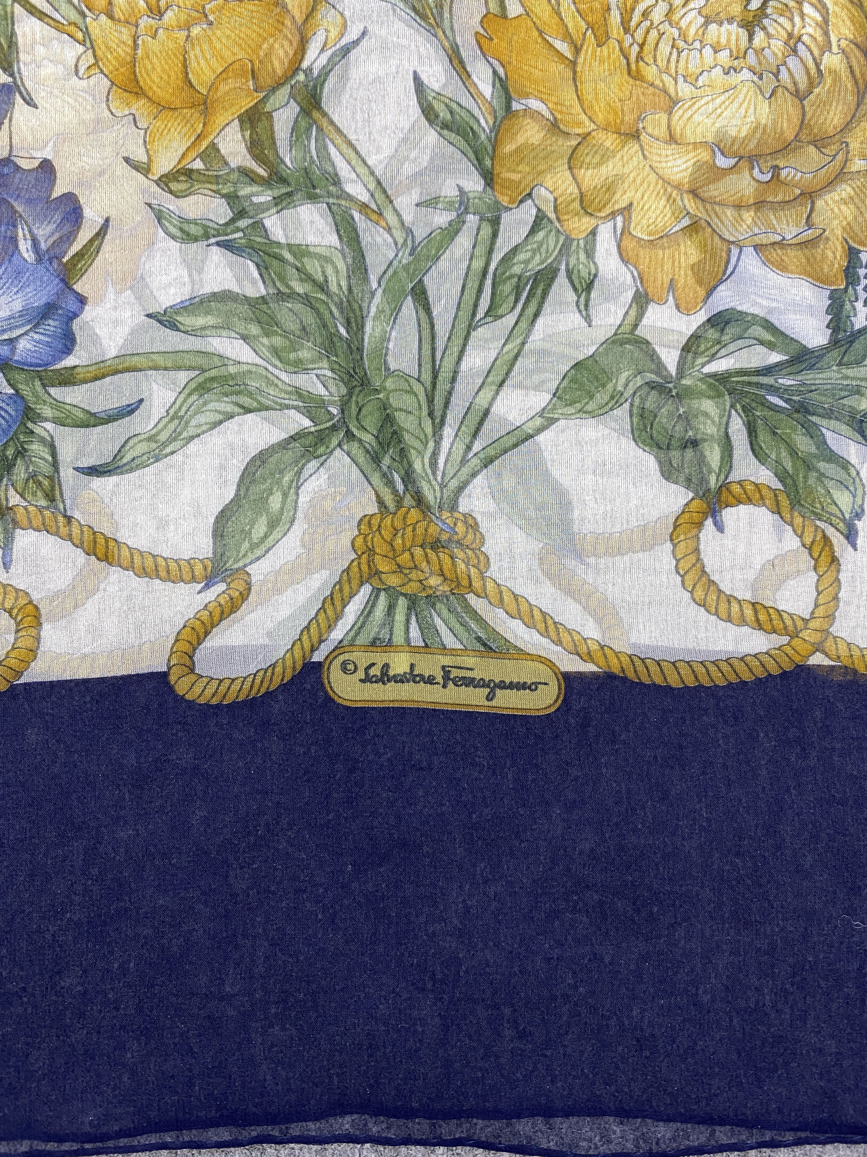 Designer × Salvatore Ferragamo Vintage Ferragamo Silk Scarf / Foulards / Silk Shawl SN0016 Size ONE SIZE - 5 Thumbnail