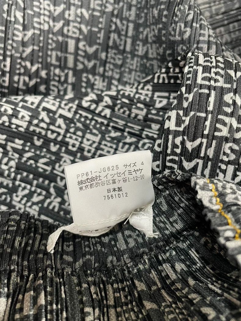 Issey Miyake Issey Miyake size:4 Black pleated skirt Size 31" - 4 Thumbnail