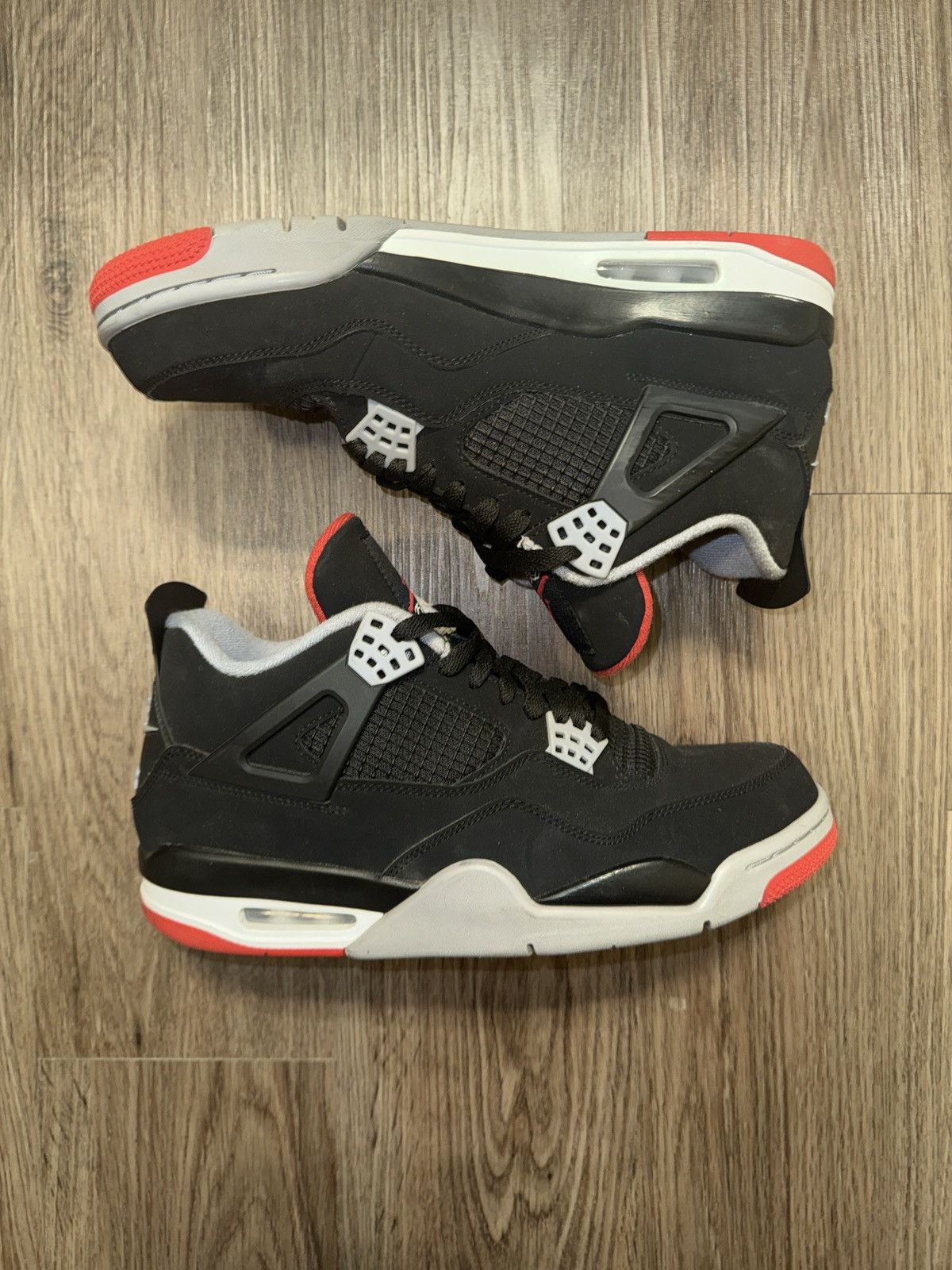Nike 2019 Bred Jordan 4’s Barely worn Size US 11 / EU 44 - 2 Thumbnail