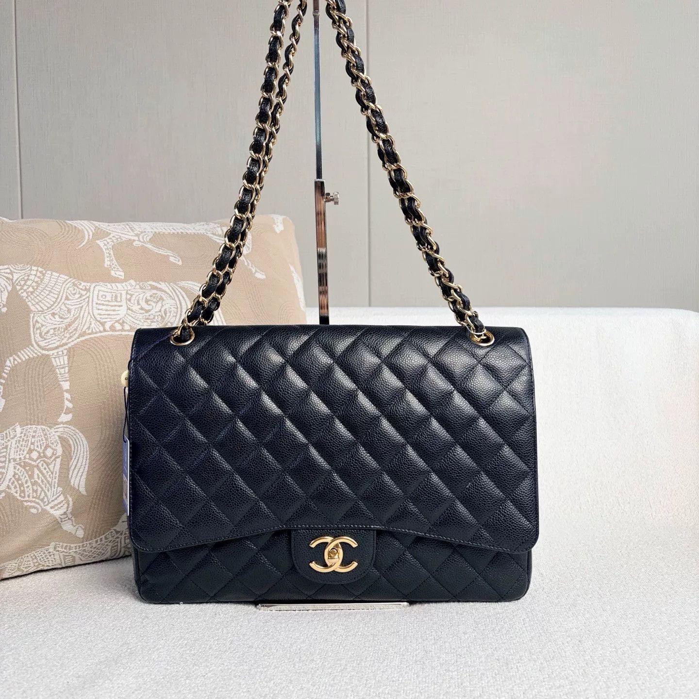 Chanel Pre-loved Bag Very good condition Size ONE SIZE - 1 Thumbnail