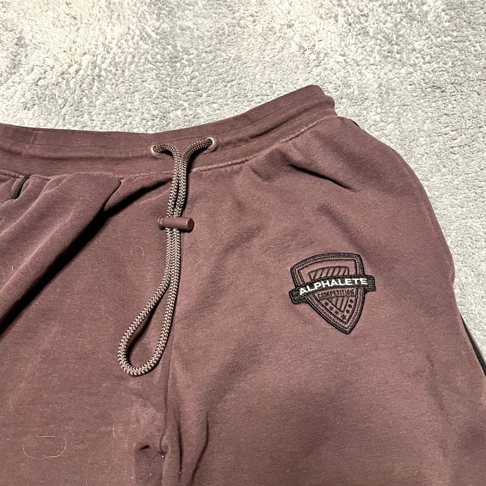 Vintage Alphalete Jogger Pants Mens M Regular Maroon Sweatpants Lounge Pants Jogger Men Red 2010s 90s? Size US 31 - 2 Thumbnail