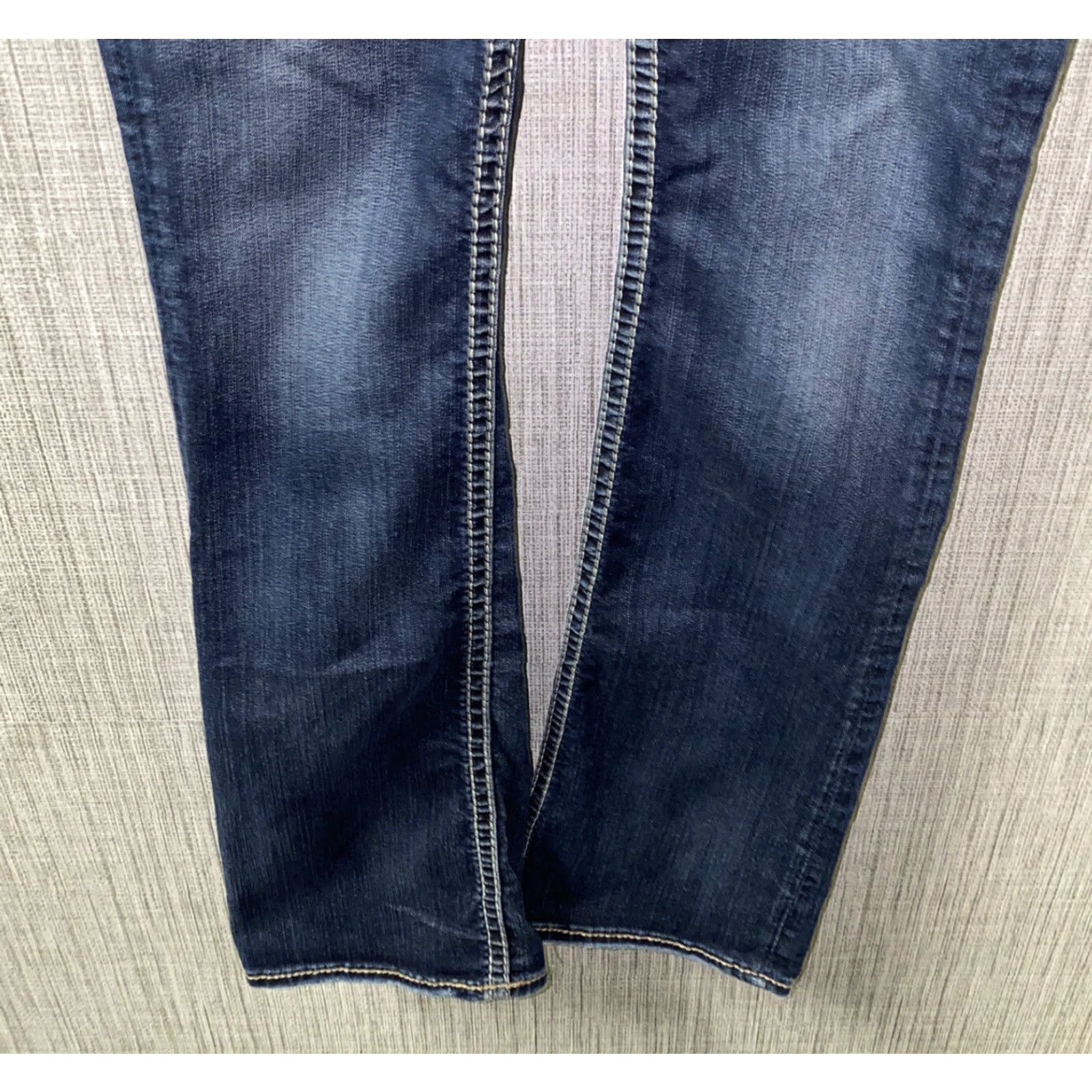 Silver Jeans Co. Silver Jeans Tuesday Womens Jeans Blue Denim 30 In Inseam 33 In Regular Size 30 X 33 28 X 33 Actual 30 X 33 Color Blue Mens Womens Girls? Size 30" / US 8 / IT 44 - 3 Thumbnail