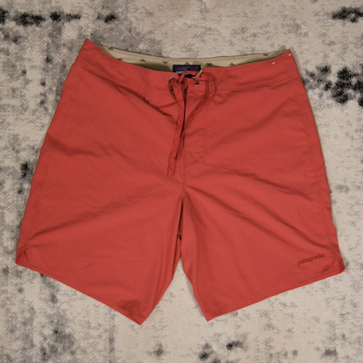 Patagonia Patagonia Red Board Shorts Size US 34 / EU 50 - 1 Thumbnail