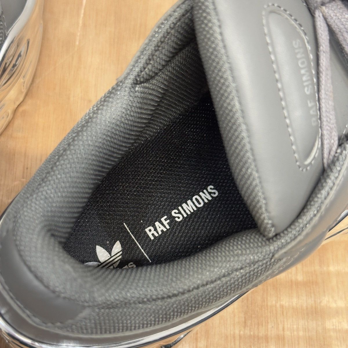 Adidas × Raf Simons Raf Simons Adidas Ozweego Ash Grey Mirror Chrome Sneakers Size US 7.5 / EU 40-41 - 7 Thumbnail