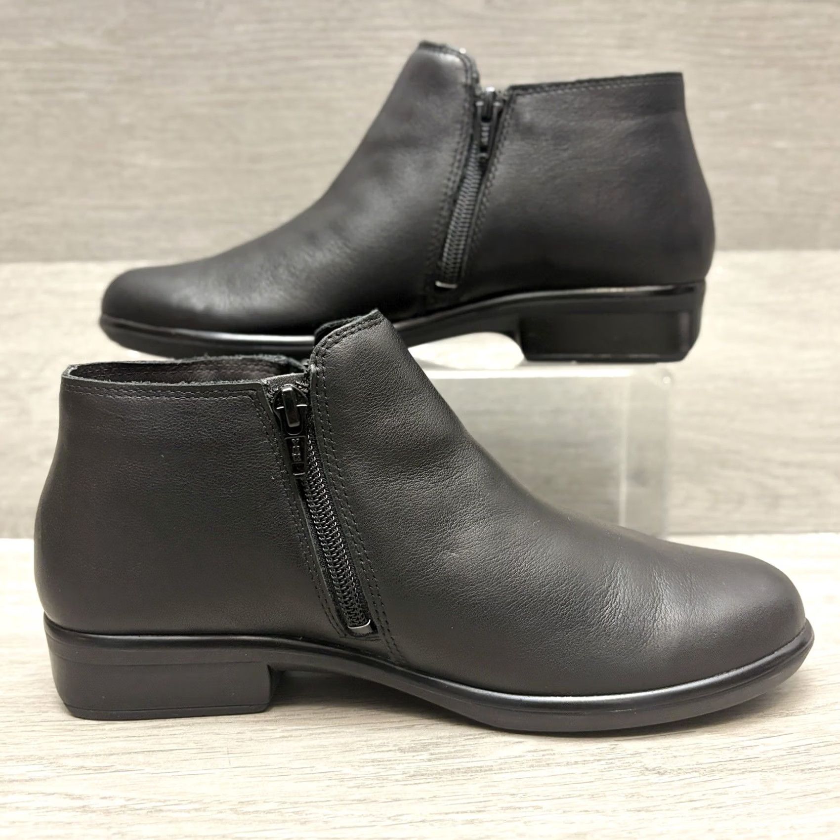 Vintage Naot Helm Bootie Black Leather Water Resistant Double Zip Ankle Boot EU 38 US 7 Womens Size US 7 / IT 37 - 7 Thumbnail