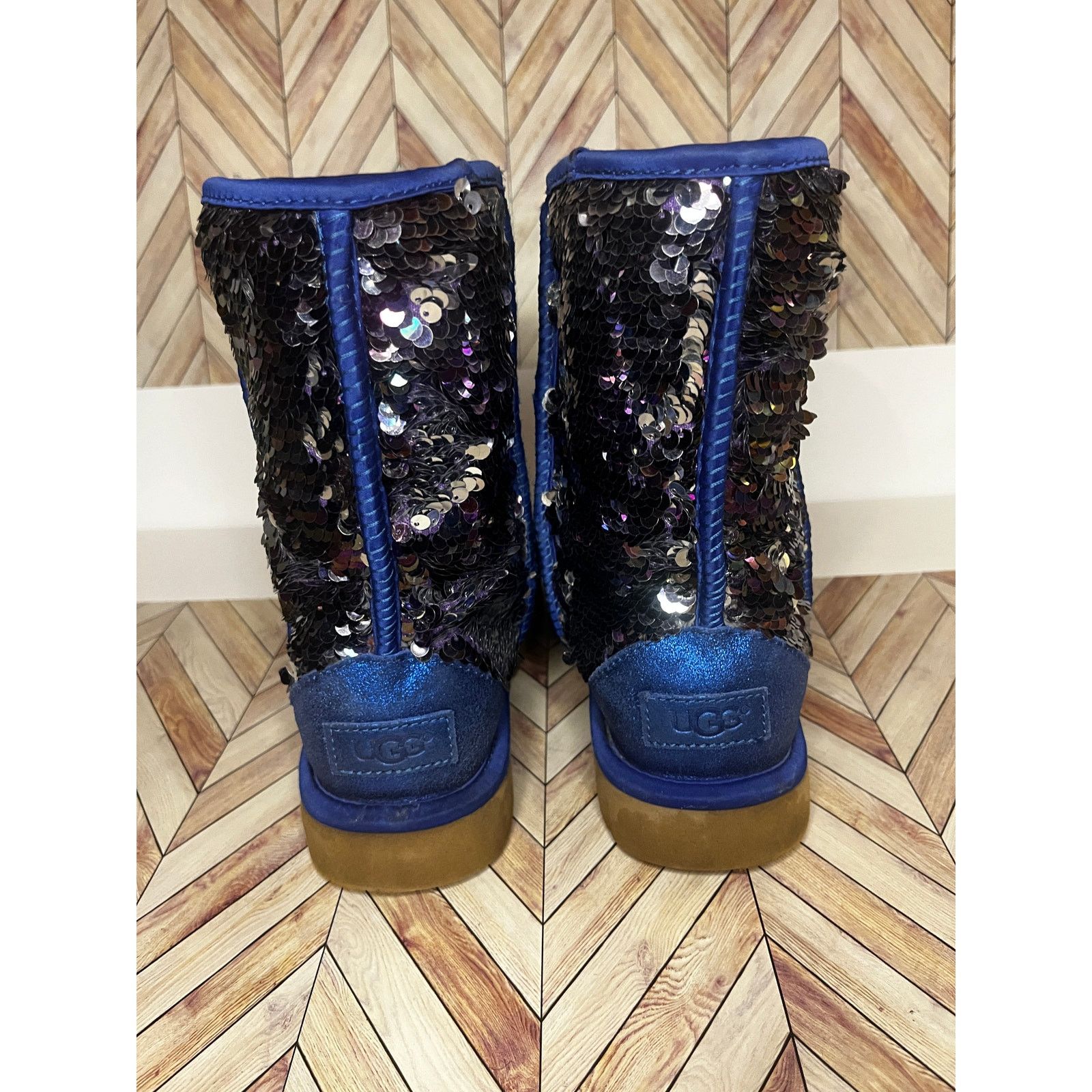Ugg UGG Classic Short Sequin Winter Boots Blue Women's Size 7 Size US 7 / IT 37 - 12 Thumbnail