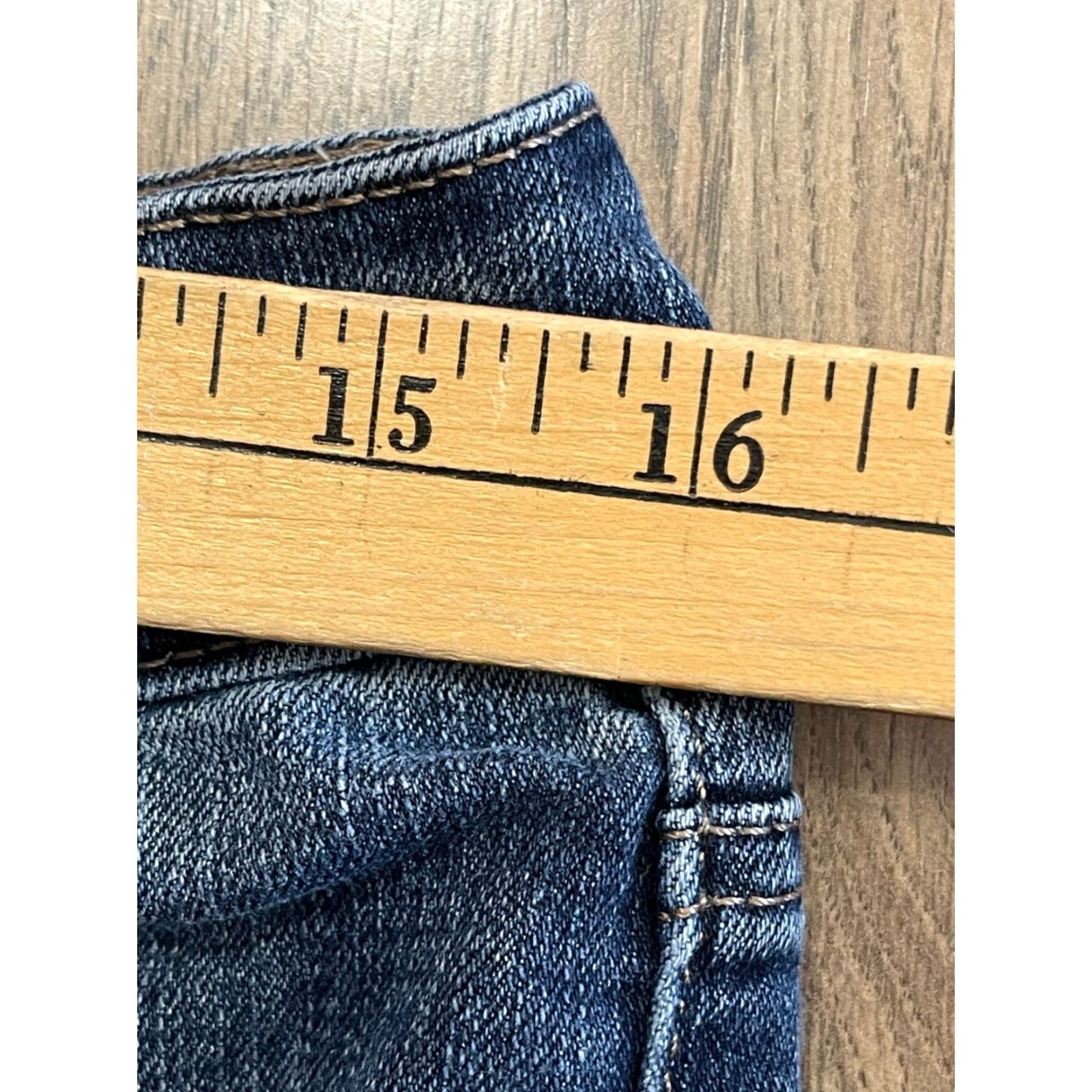 Vintage Bandolino Jeans Women Regular Size 12 Blue Denim Straight Leg Pockets Vintage? No. Size 34" / US 12 / IT 48 - 4 Thumbnail