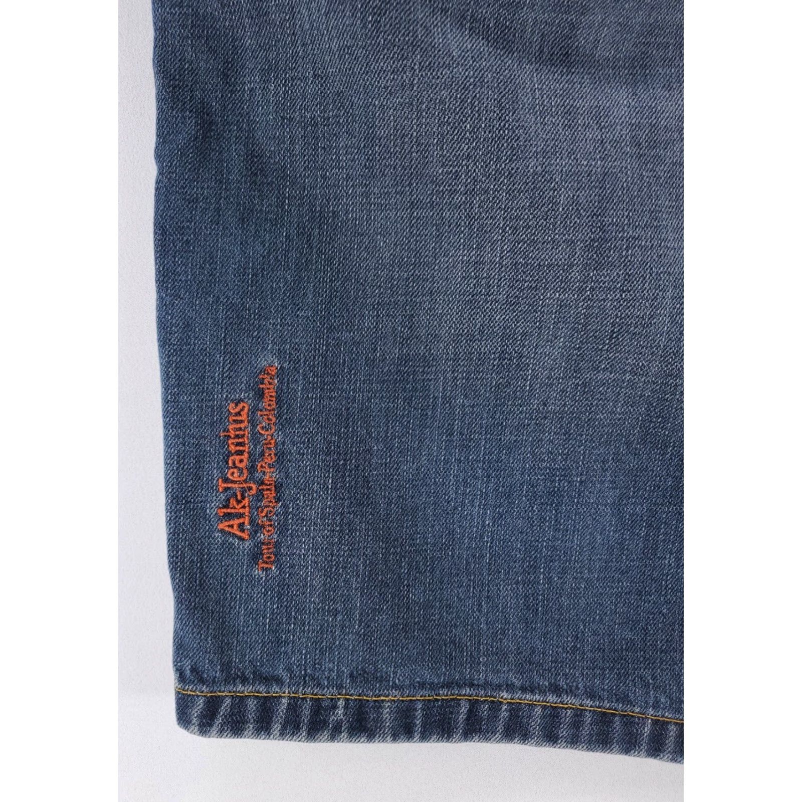 Akademiks VINTAGE Akademiks Baggy Shorts Denim Blue 11 Inch Inseam Mens 38 Patches Bleaching 90s Y2K Denim Blue Mens Size US 38 / EU 54 - 5 Thumbnail