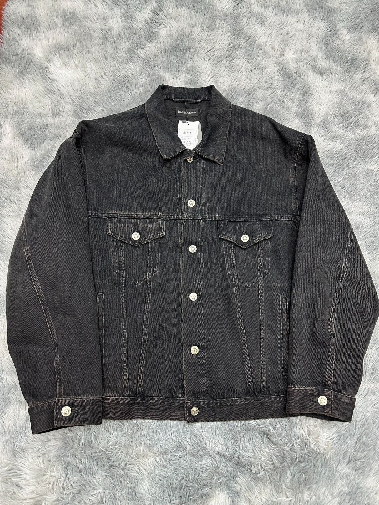 Balenciaga Balenciaga Double B Graffiti Denim Jacket Size US S / EU 44-46 / 1 - 1 Thumbnail