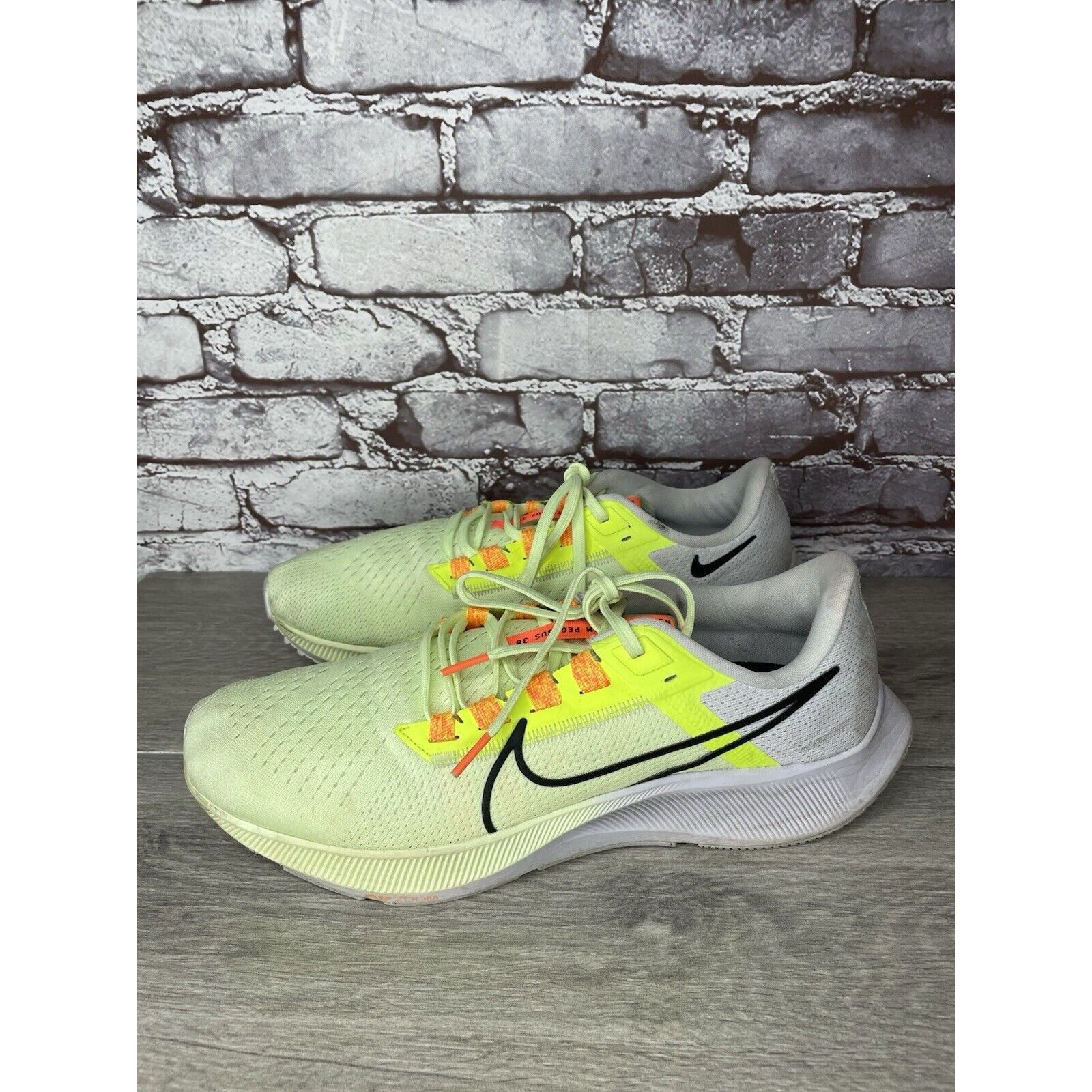 Nike Nike Air Zoom Pegasus 38 Barely Volt Running Shoes Men 11.5M Size US 11.5 / EU 44-45 - 11 Thumbnail