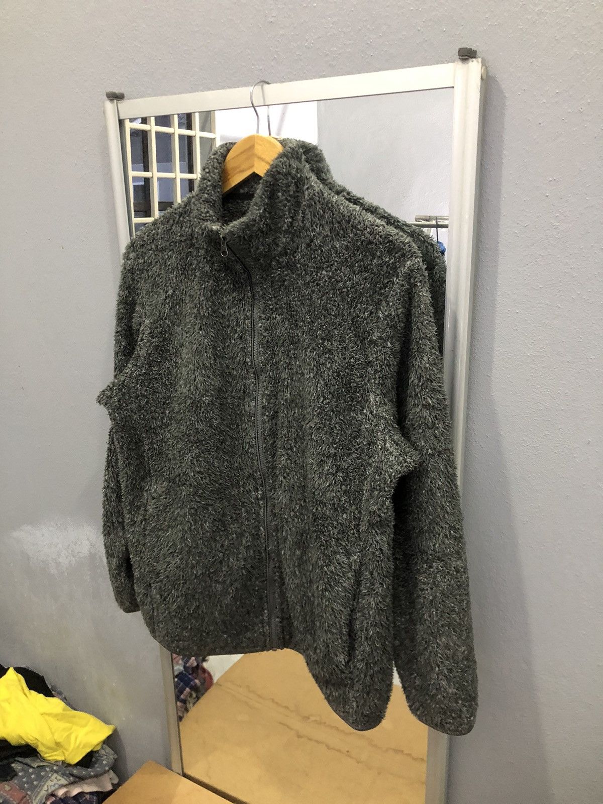 Uniqlo Uniqlo Cozy Sherpa Zip Jacket - Charcoal Grey Size US L / EU 52-54 / 3 - 2 Thumbnail