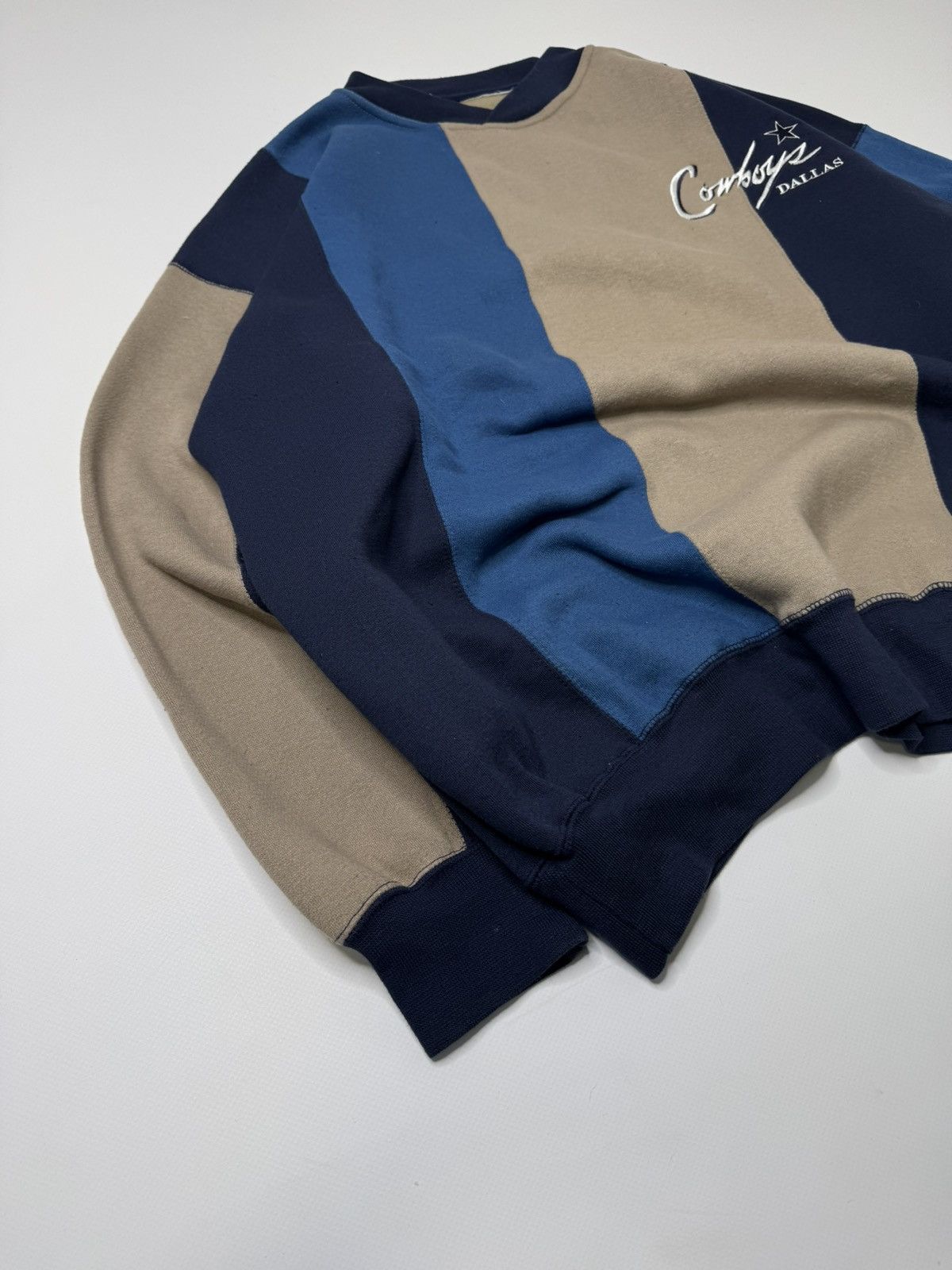 NFL Vintage NFL Dallas Cowboys boxy crewneck rare 90s swag y2k Size US L / EU 52-54 / 3 - 4 Thumbnail