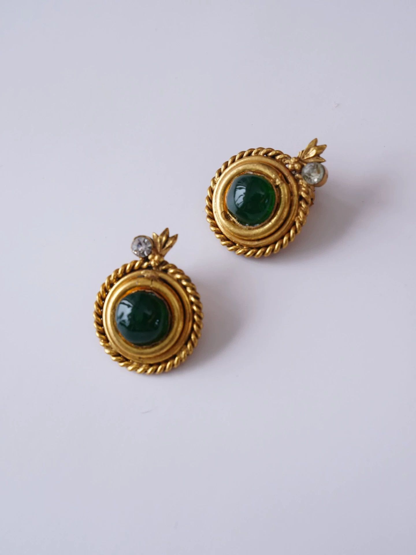 Chanel Chanel Vintage Green Glass Round Clip-On Earrings Size ONE SIZE - 2 Thumbnail