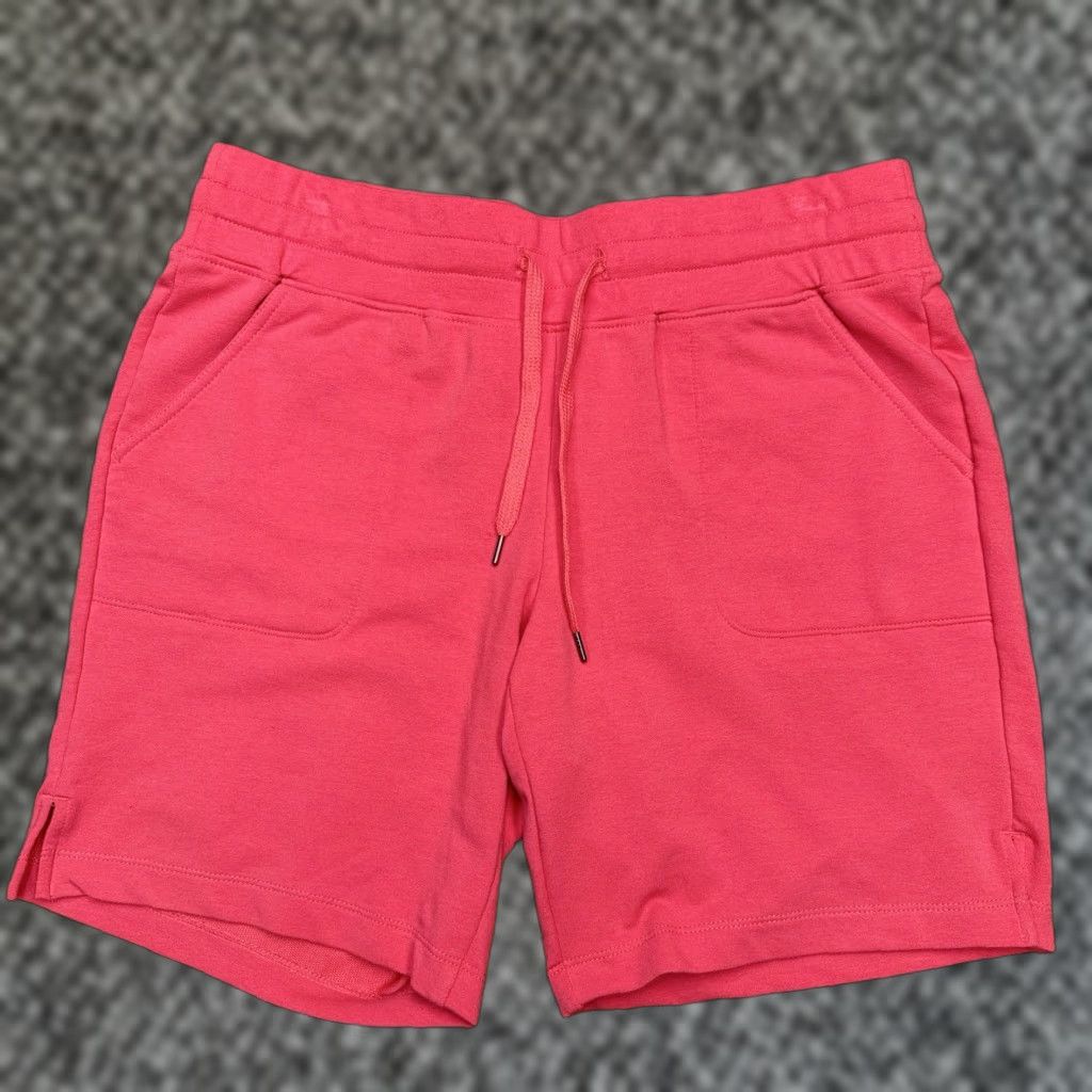 Vintage St. John's Bay Bermuda Shorts Womens Medium Petite Red Mid Rise Stretch New Size 32" / US 10 / IT 46 - 1 Thumbnail