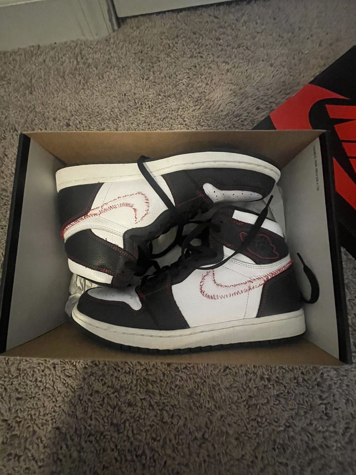 Jordan Brand Jordan 1 OG “Defiant” Size US 10.5 / EU 43-44 - 1 Thumbnail