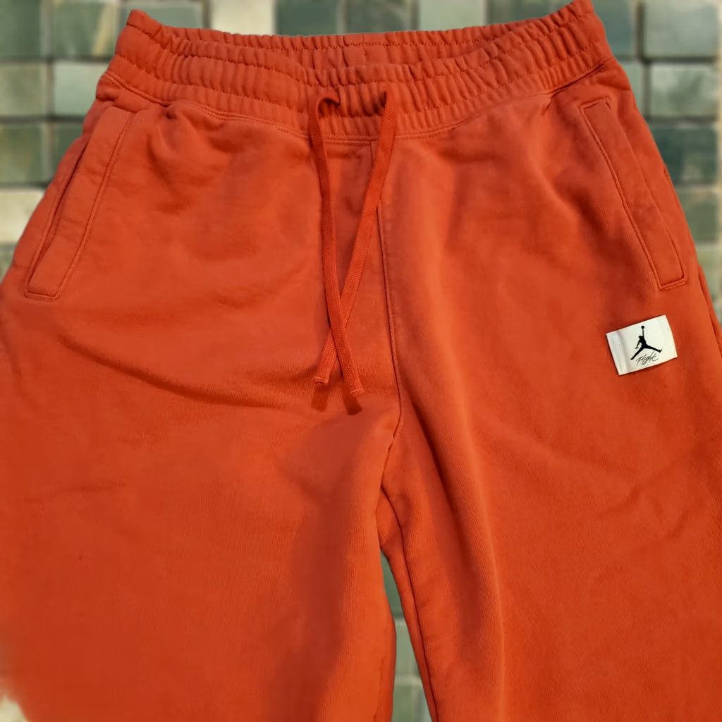 Jordan Brand VINTAGE Air Jordan Pants Mens M Red Flight Fleece Sweatpants Joggers EUC Size US 31 - 1 Thumbnail