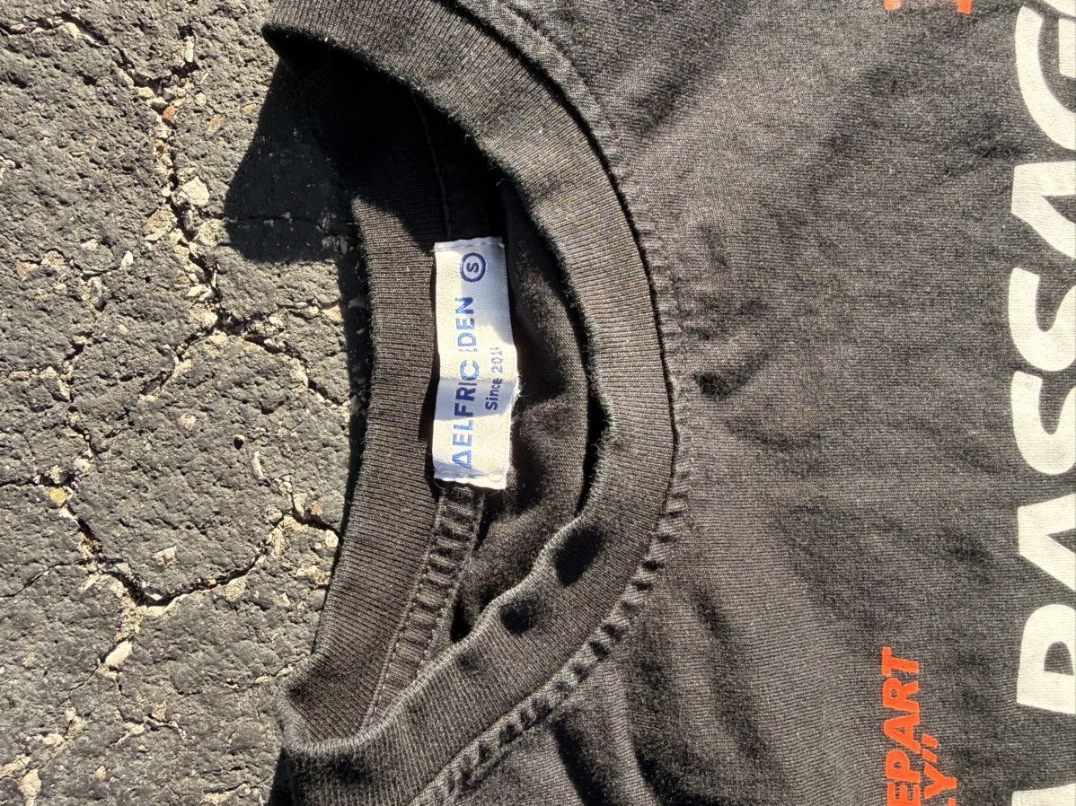 Other Vintage Y2K Alien Graphic Tee – “A Passage to the Future” Size US S / EU 44-46 / 1 - 3 Thumbnail
