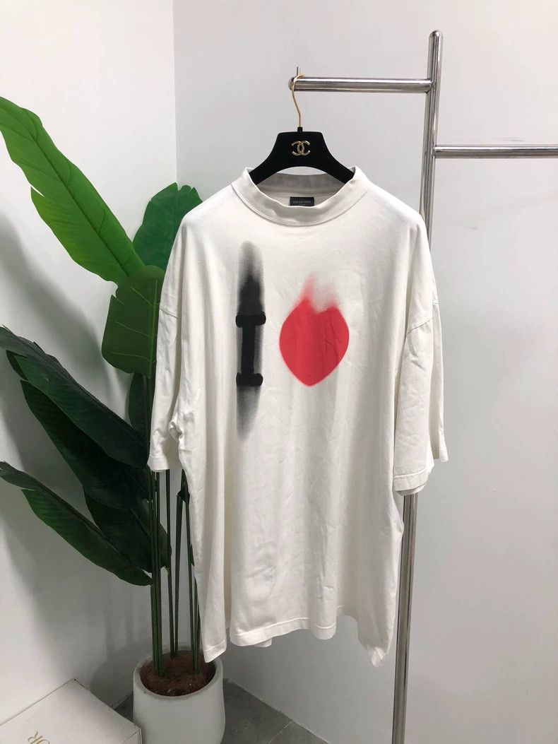 Balenciaga Balenciaga Heart Pattern Short Sleeve T-Shirt White S Size US S / EU 44-46 / 1 - 1 Thumbnail