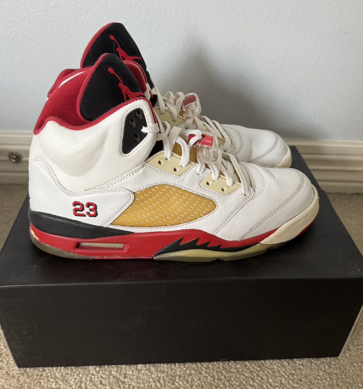 Jordan Brand 2006 Jordan Retro 5 Fire Red Black Tongue *needs sole swap Size US 12 / EU 45 - 2 Thumbnail