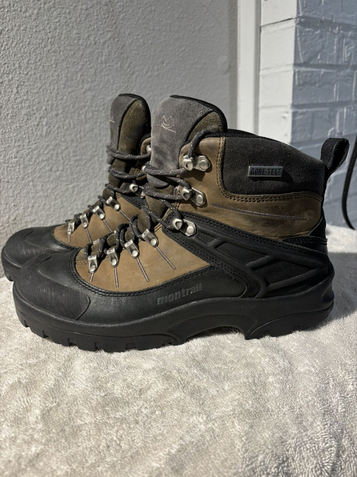vibram gore tex hiking boots