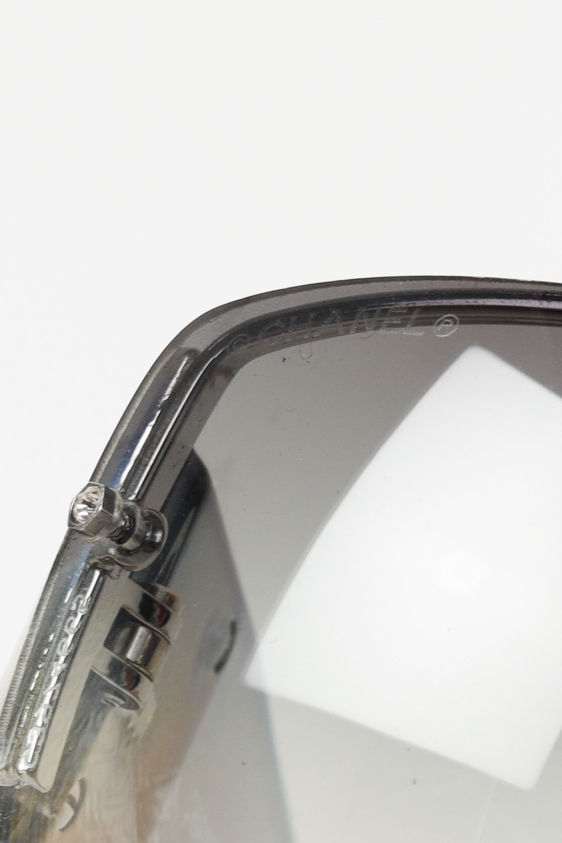 Chanel Chanel Iridescent CC Logo Square Sunglasses Size ONE SIZE - 7 Thumbnail
