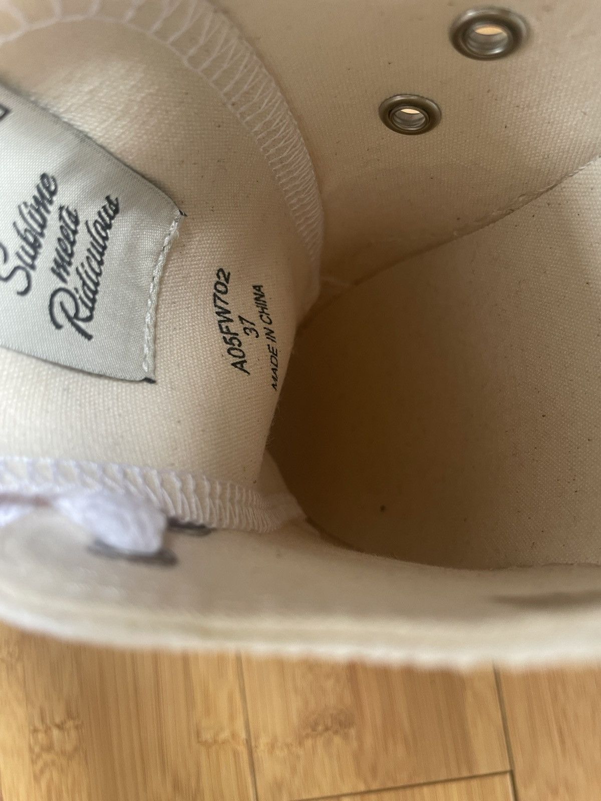 Maison MIHARA YASUHIRO Maison Mihara Yasuhiro White Low Top Sneakers Size 37 Size US 6 / IT 36 - 7 Thumbnail