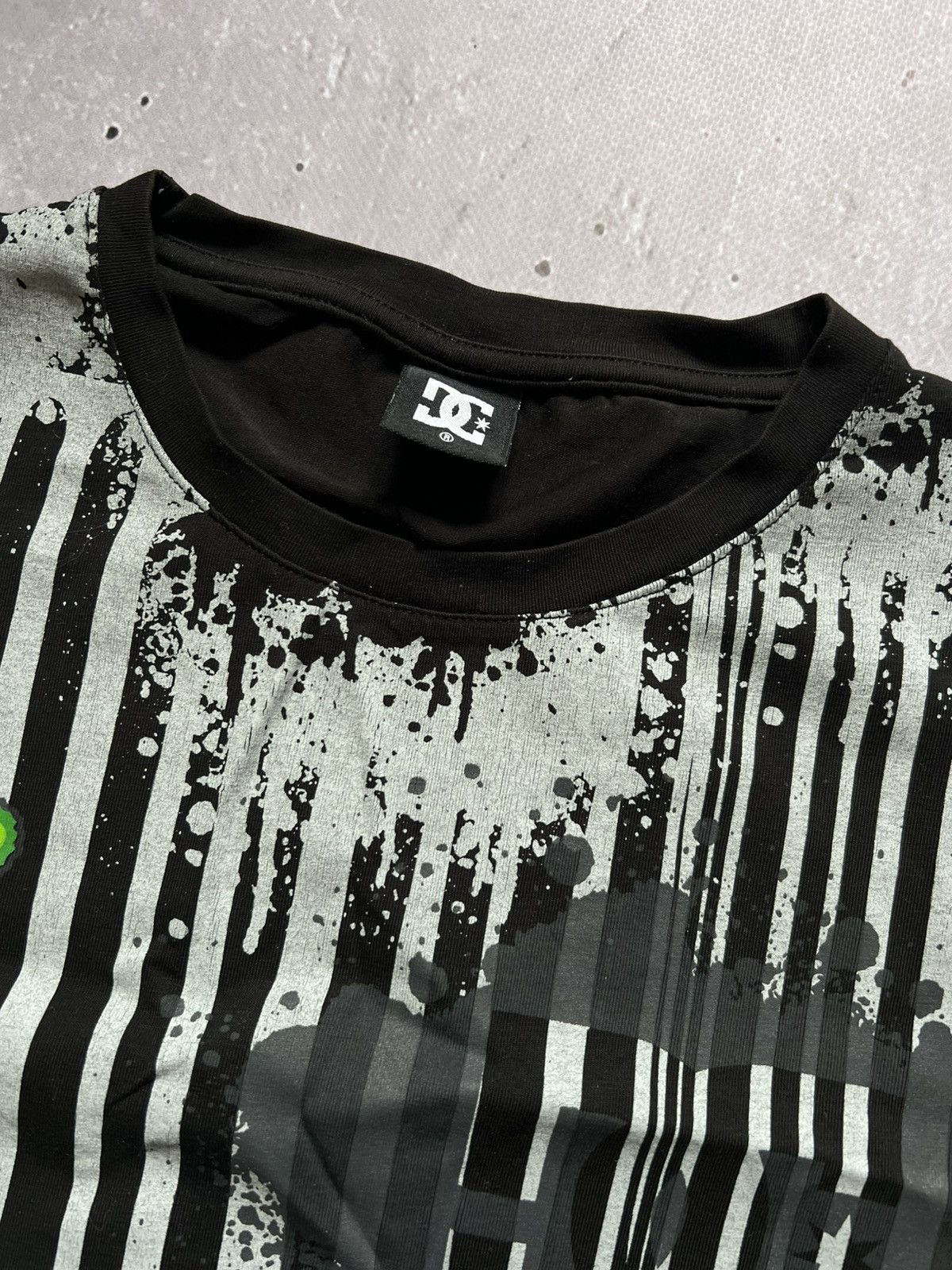 DC Very Rare T-Shirt From DC Size XL Actually M Y2K Hype Size US M / EU 48-50 / 2 - 5 Thumbnail