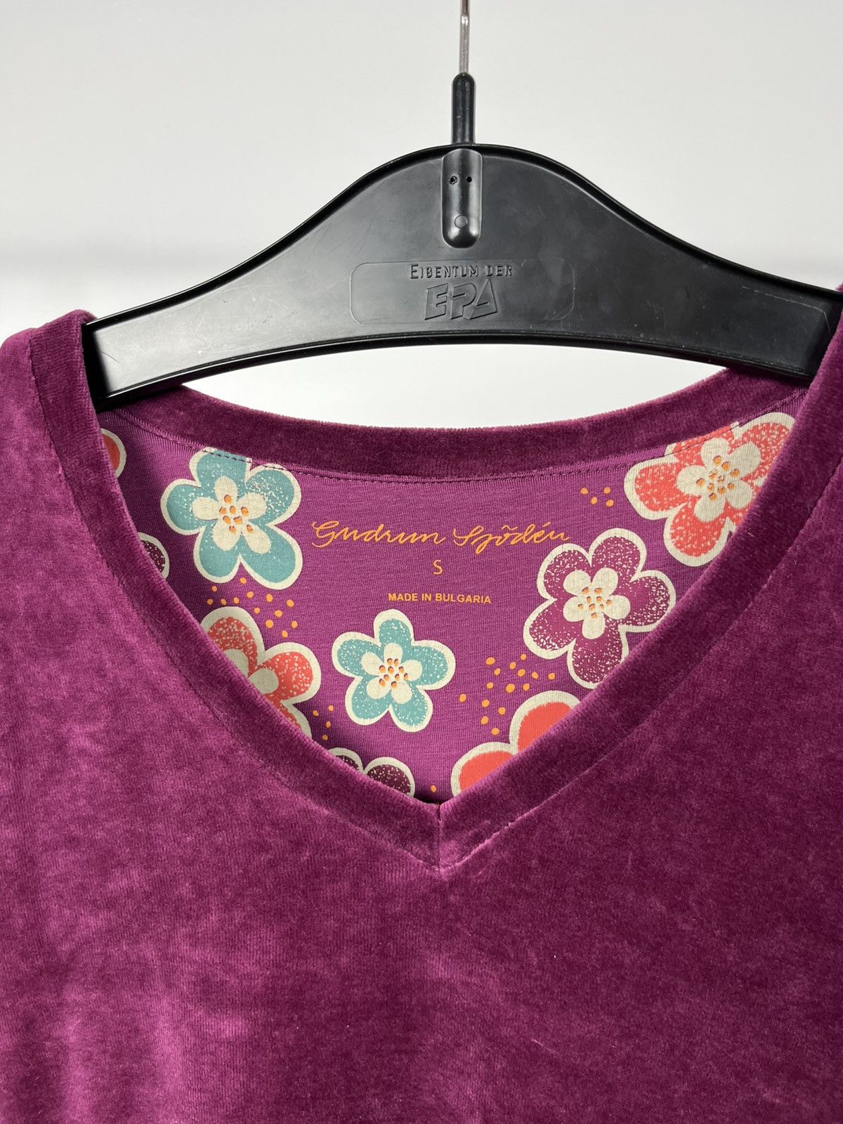 Gudrun Sjoden Gudrun Sjoden Purple Velour Midi Dress V-Neck Long Sleeve S Size S / US 4 / IT 40 - 4 Thumbnail