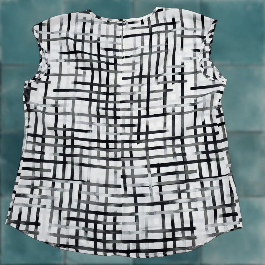 Vintage SIONI Blouse Women L Black White Geo Print Short Sleeve V-Neck Button Lightwight Casual Size L / US 10 / IT 46 - 1 Thumbnail