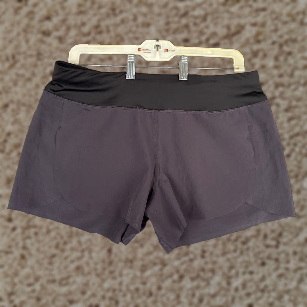 Patagonia Patagonia Shorts Womens Medium Black Elastic Sweat Rear Pocket Run Running 34x4 Size 32" / US 10 / IT 46 - 1 Thumbnail