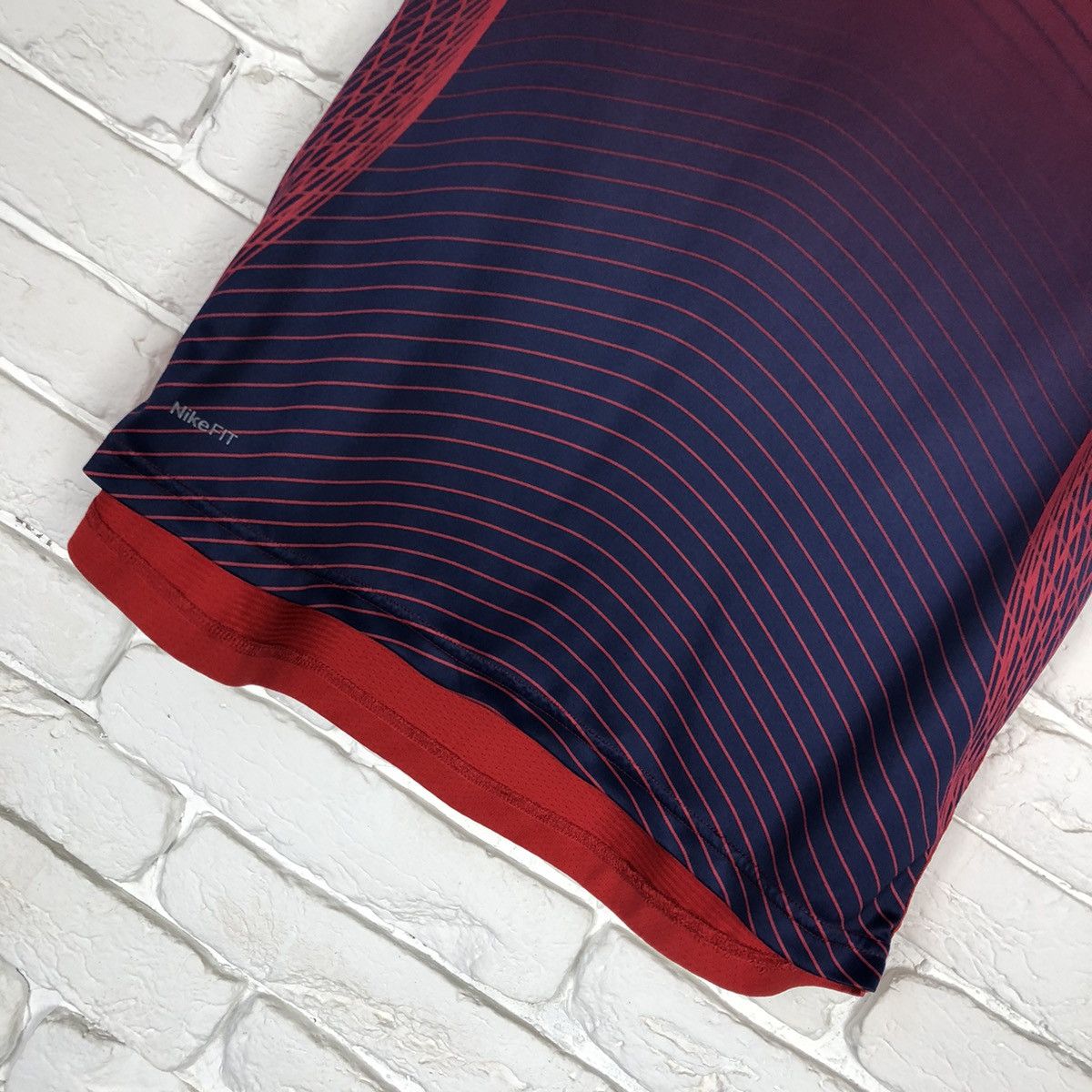 Nike FC Barcelona 2007 training nike vintage soccer jersey Size US L / EU 52-54 / 3 - 5 Thumbnail