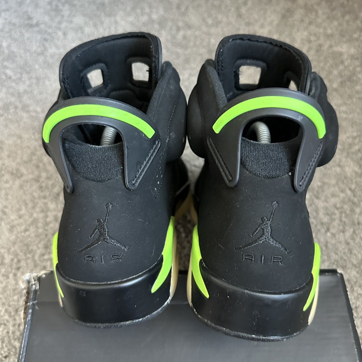 Jordan Brand × Nike Air Jordan Retro 6 Electric Green Size US 9 / EU 42 - 4 Thumbnail