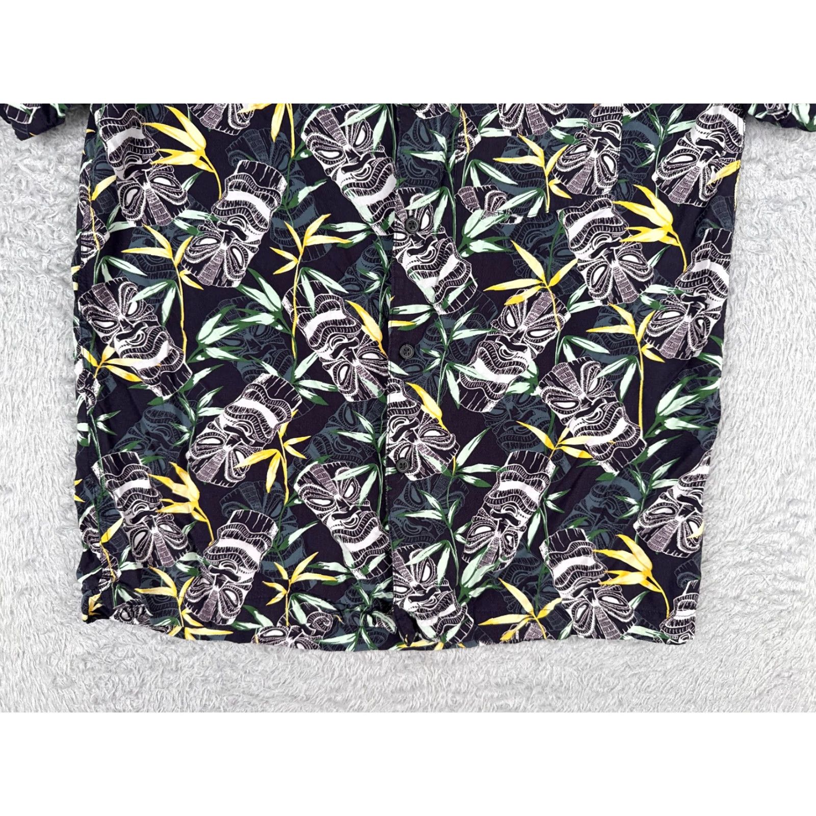 Croft & Barrow Croft Barrow Shirt Men Small Blue Tiki Leaf Hawaiian Button Up Rayon Blend Size US S / EU 44-46 / 1 - 5 Thumbnail
