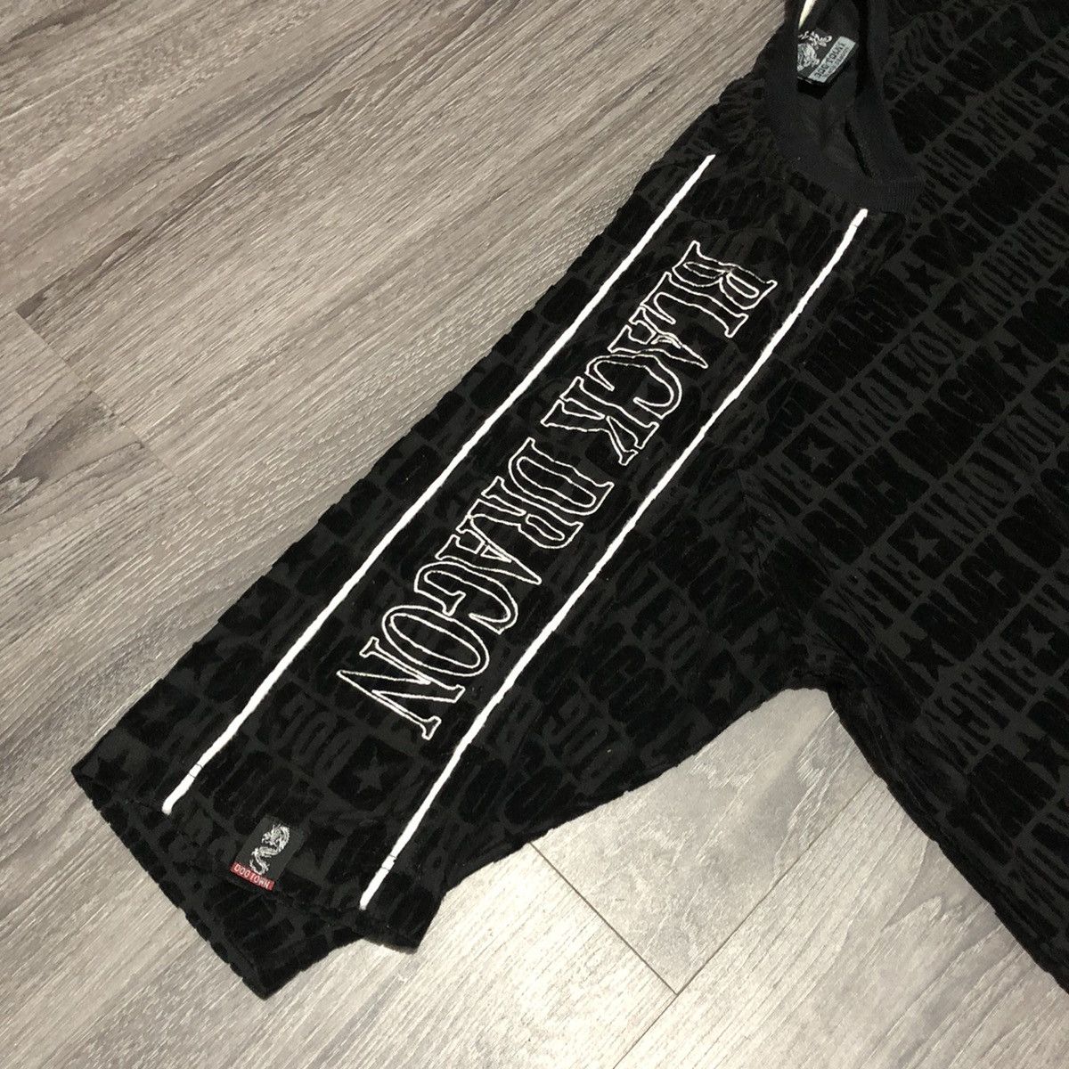 Dogtown DOG TOWN BLACK DRAGON Vintage Velour Embroidered Tee Size US XL / EU 56 / 4 - 18 Thumbnail