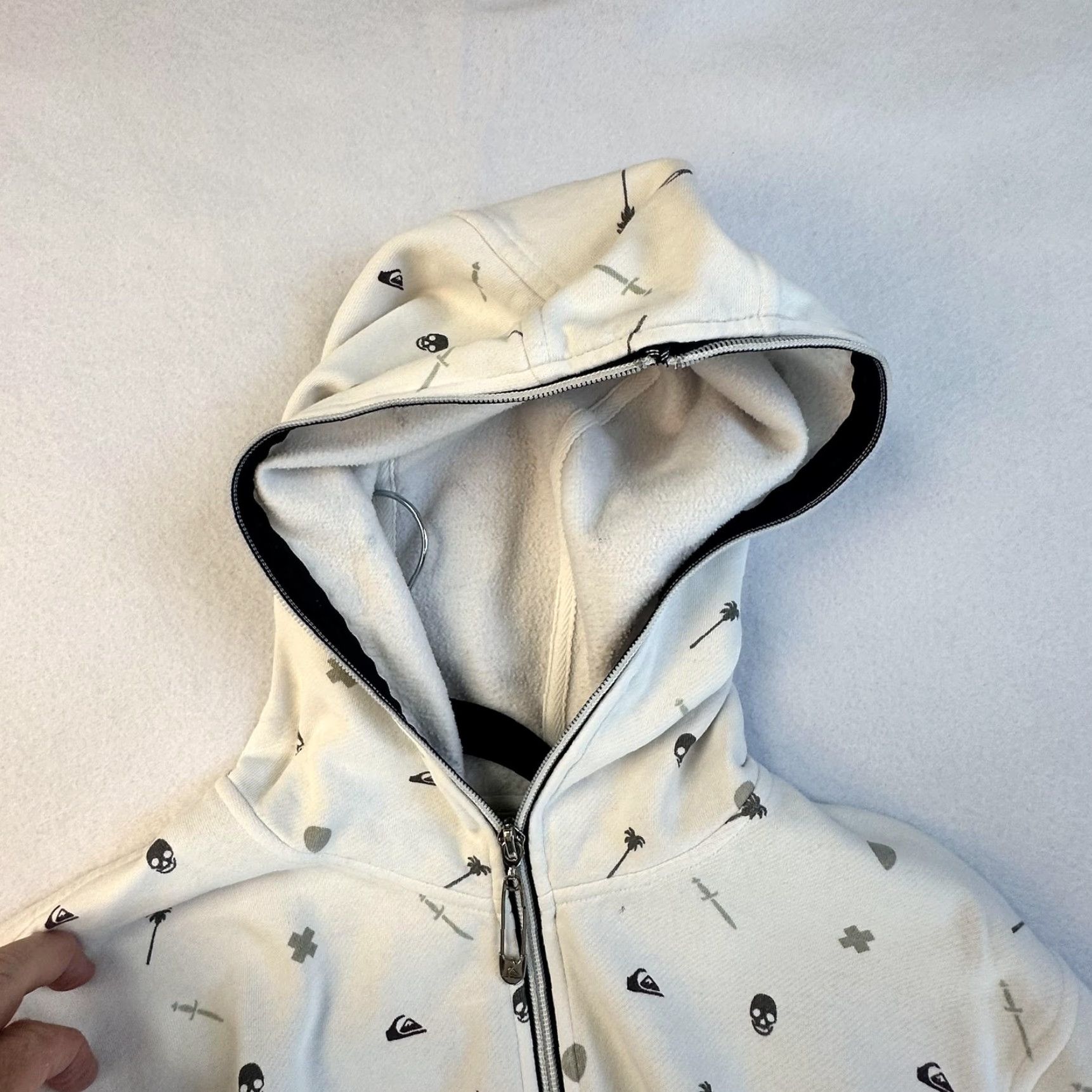 Quiksilver Quiksilver Hoodie Mens Medium White Full Zip Skull Palm Tree Sword Graphic Skate Shirt Size US M / EU 48-50 / 2 - 7 Thumbnail