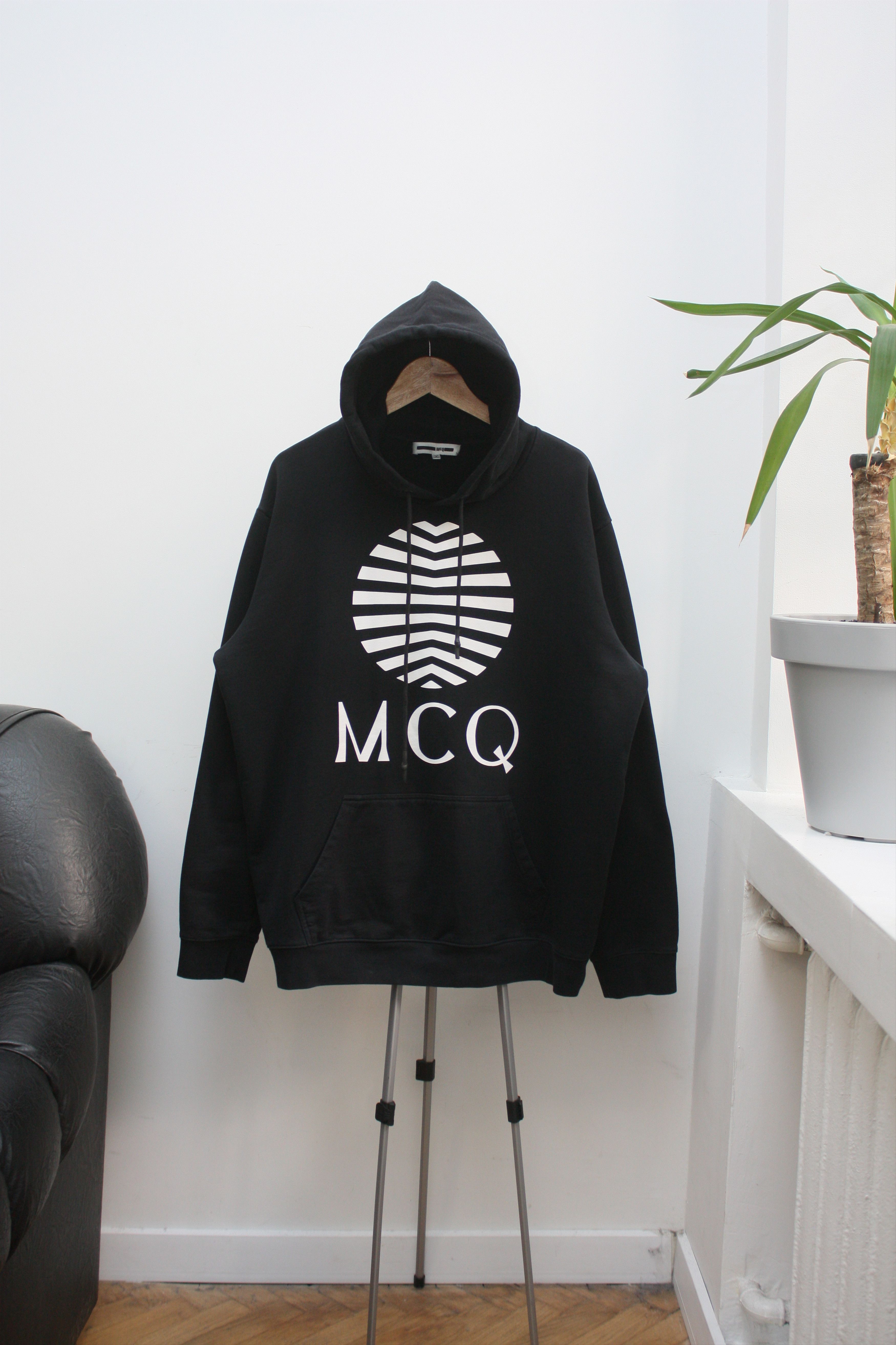 MCQ Alexander McQueen Black MCQ Hoodie Size US XL / EU 56 / 4 - 2 Thumbnail