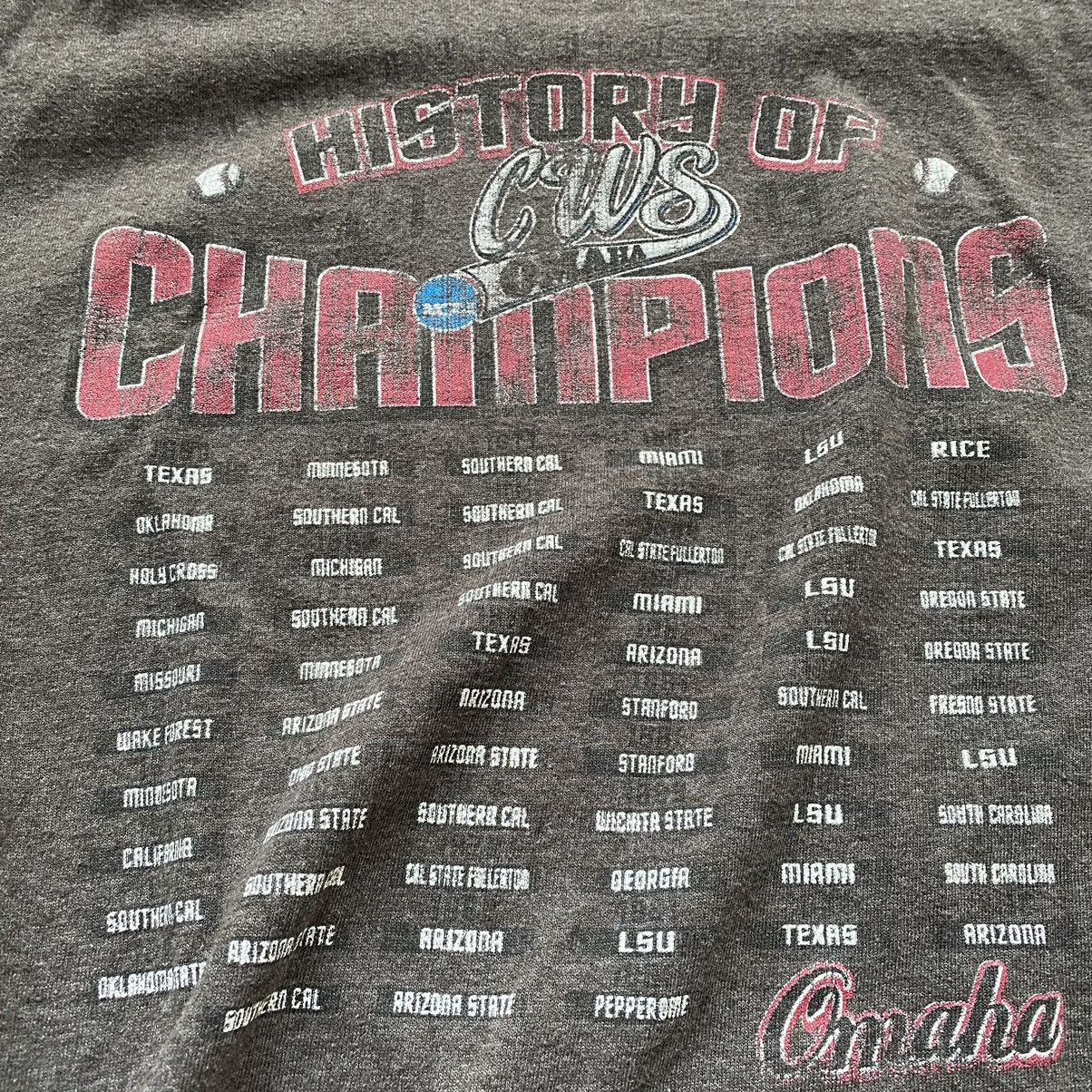 Vintage College NCAA World Series T Shirt Size US L / EU 52-54 / 3 - 4 Thumbnail